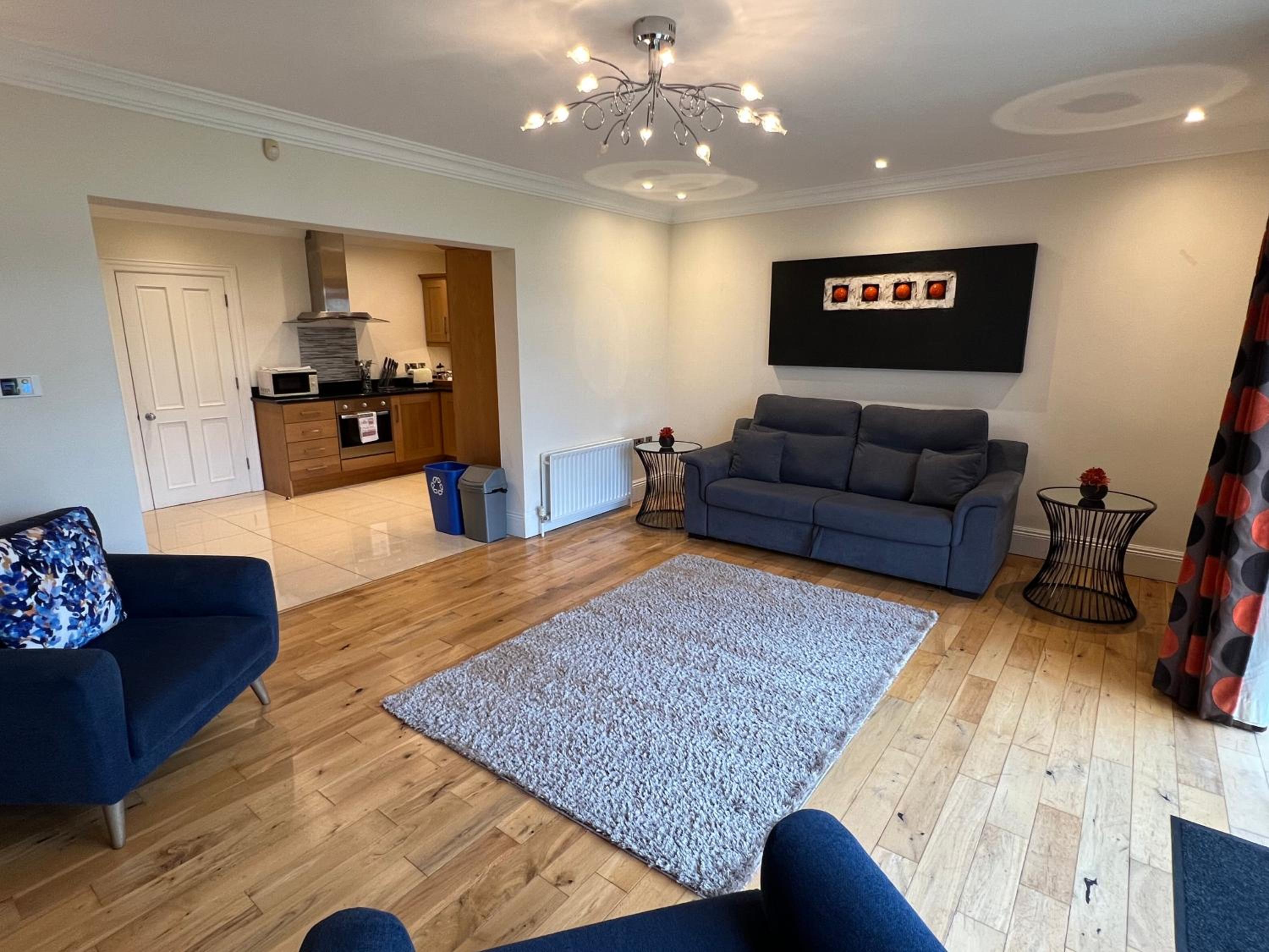 Two-Bedroom House - Photo 18