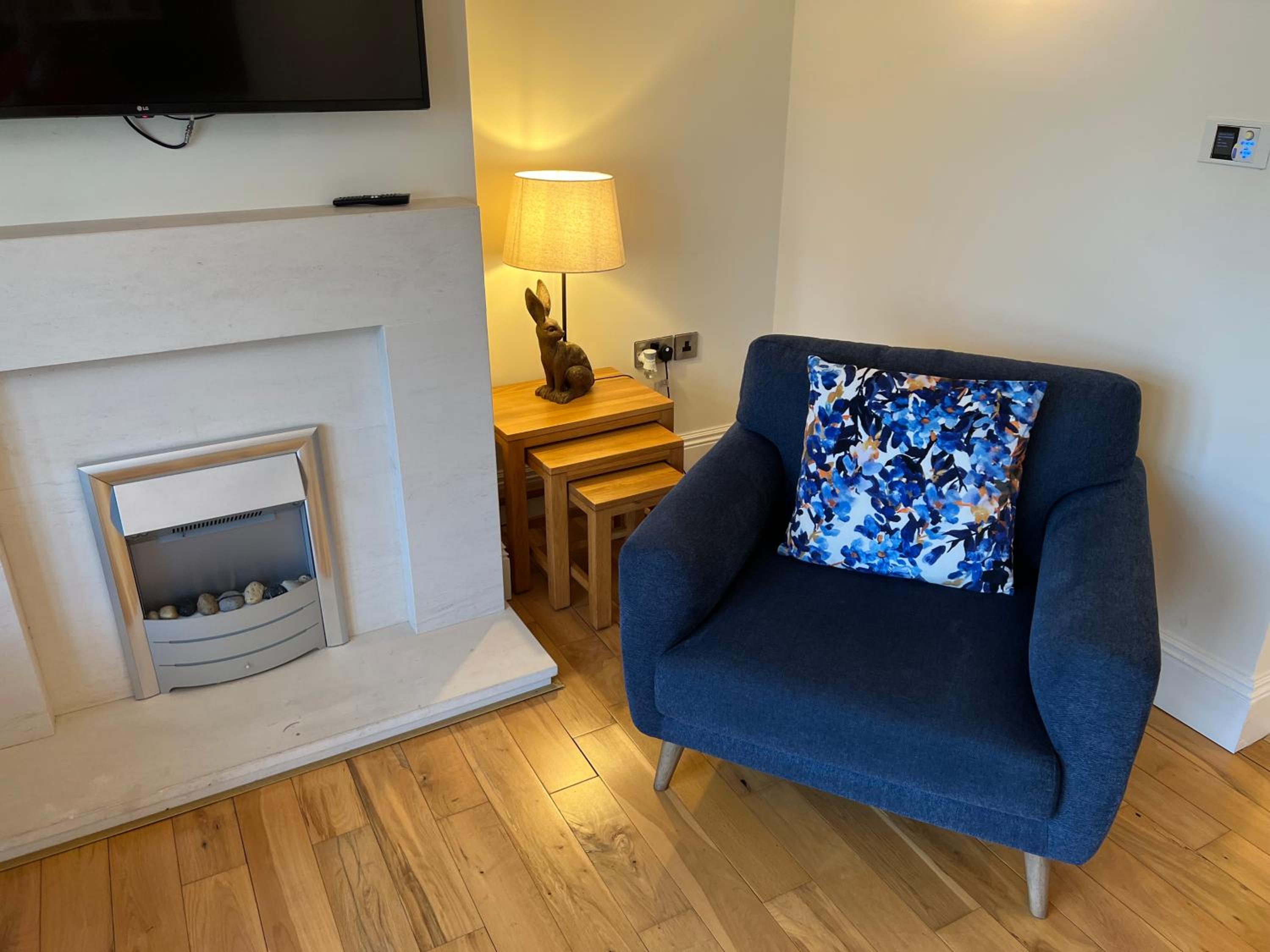 Two-Bedroom House - Photo 21