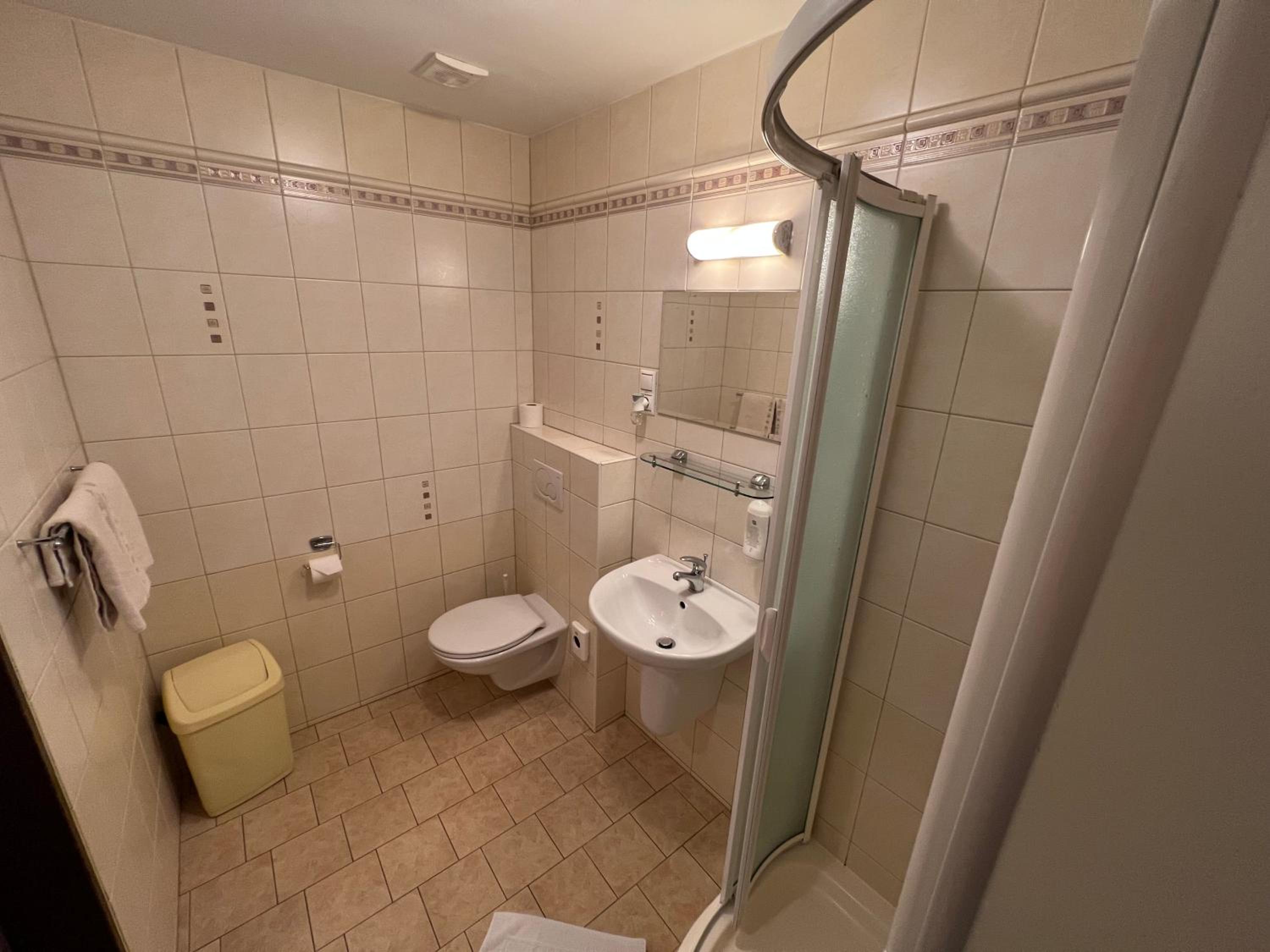 Standard Double Room with Extra Bed photo 2