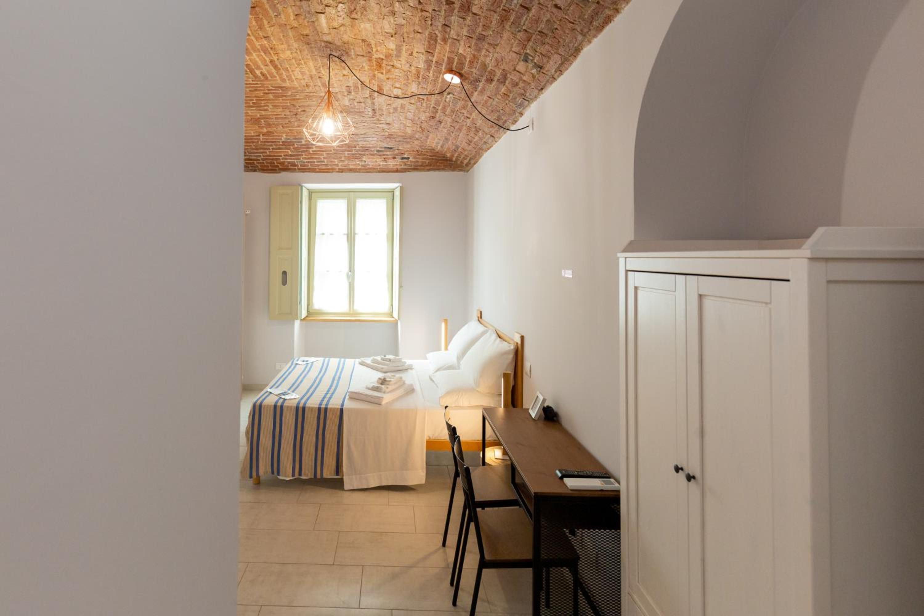 Double Room with Private Bathroom photo 2