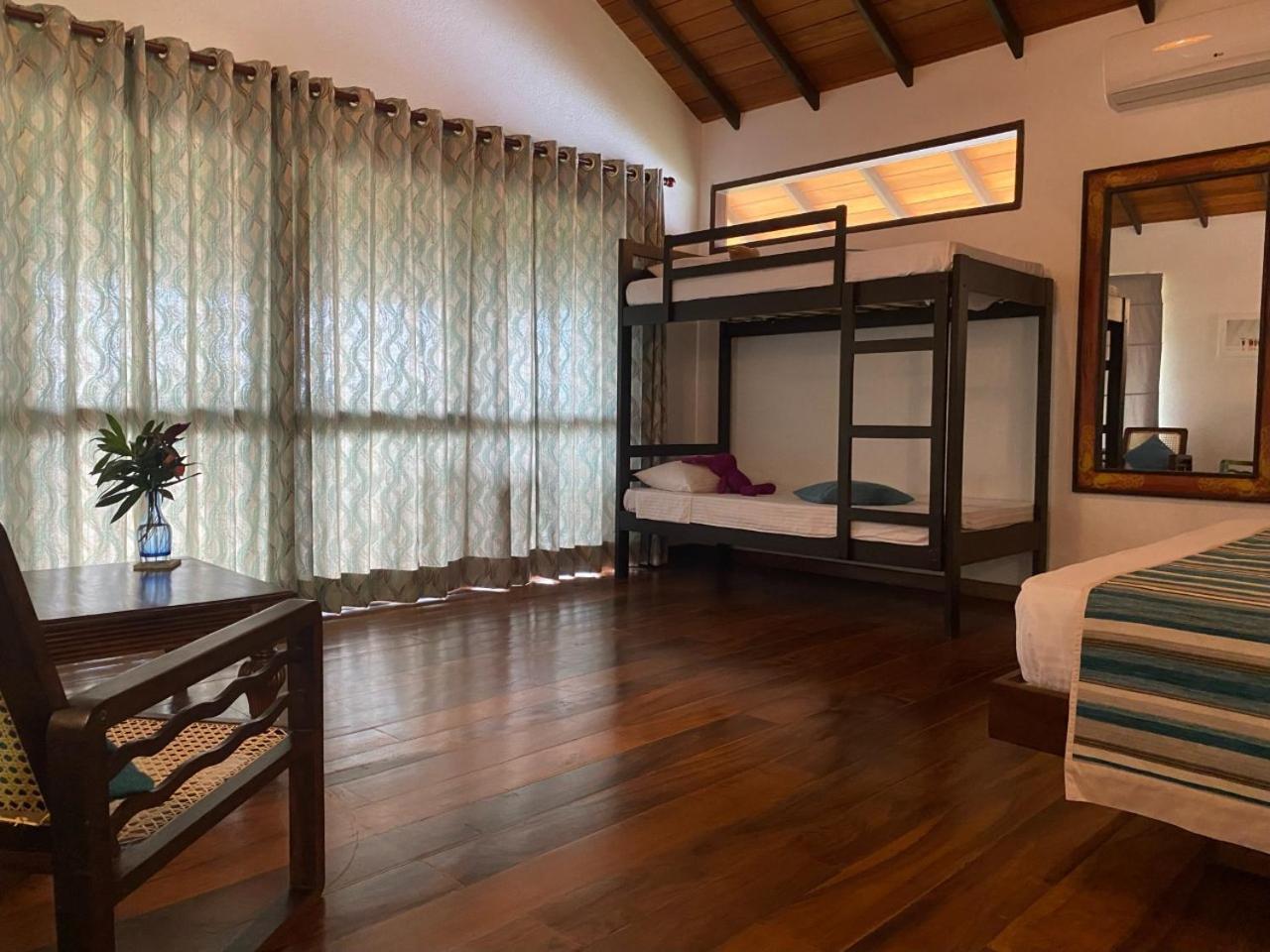 Family Room with Sea View photo 3