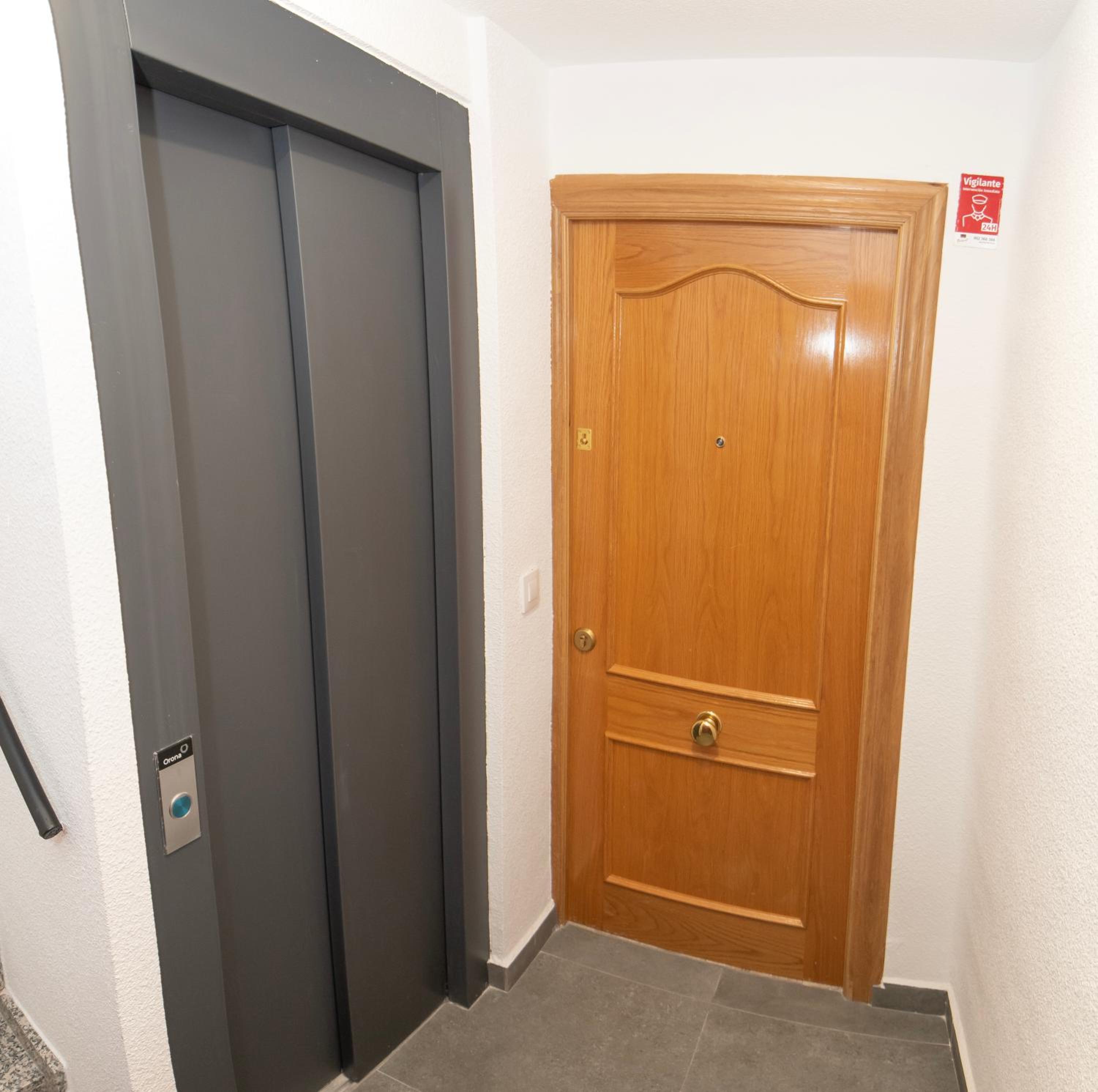 Apartment with Balcony - Photo 6