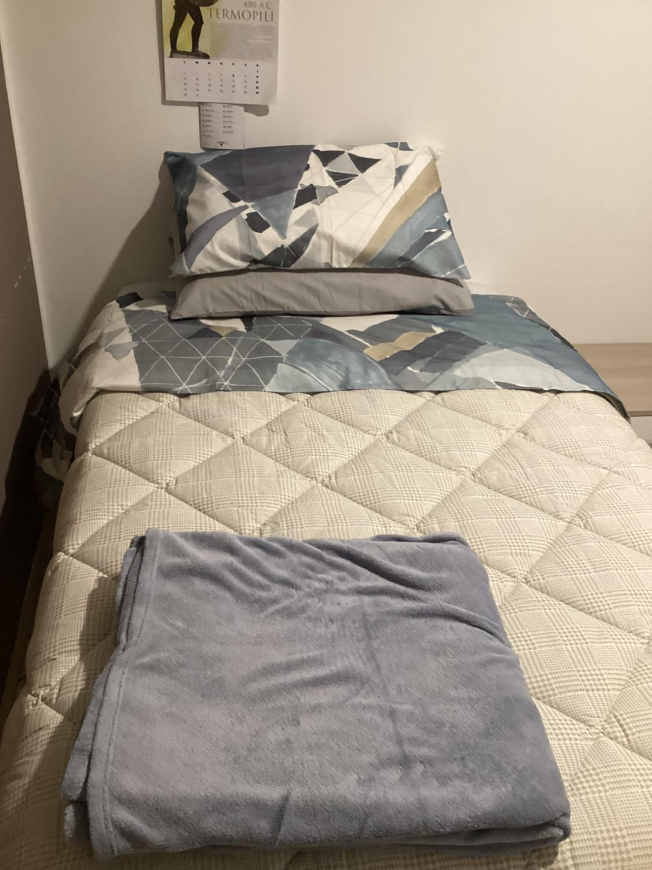 Standard Single Room with Shared Bathroom photo 3