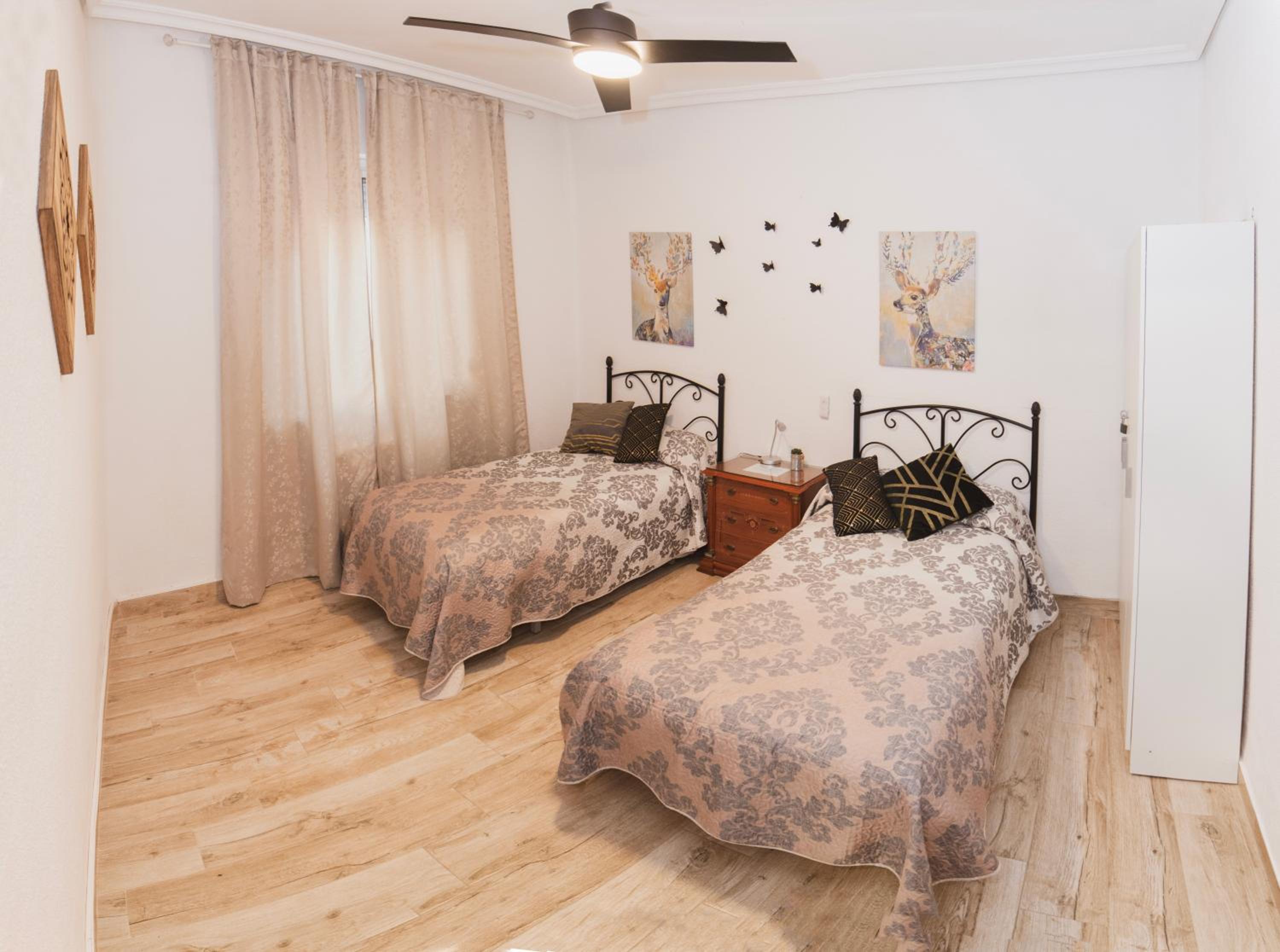 Apartment with Balcony - Photo 12