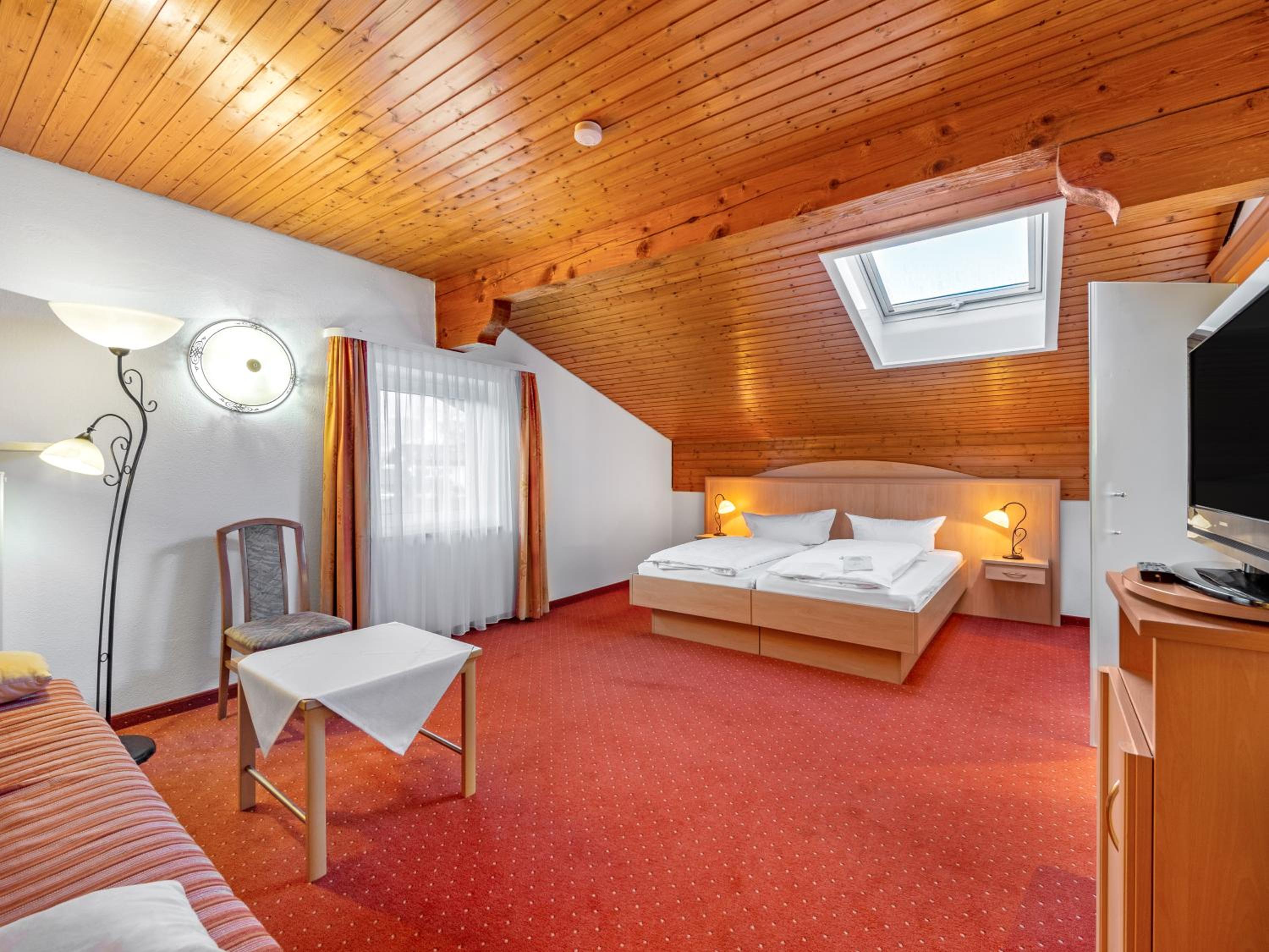 Deluxe Room - Photo 1