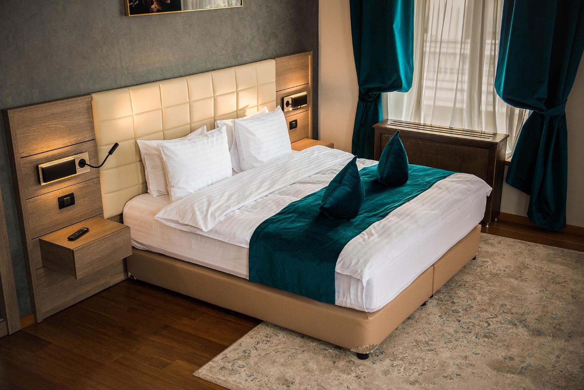Deluxe King Room