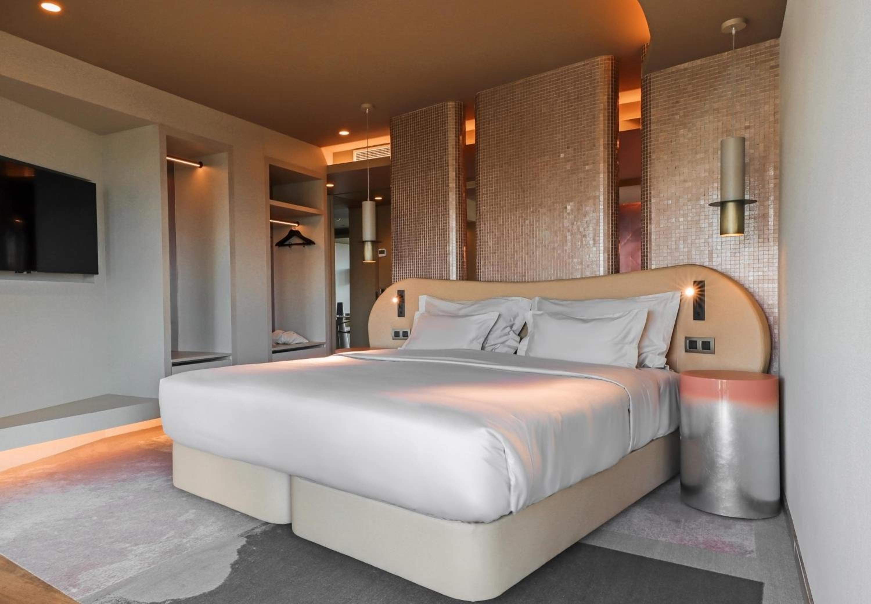 Junior Suite with Mountain View - Photo 5