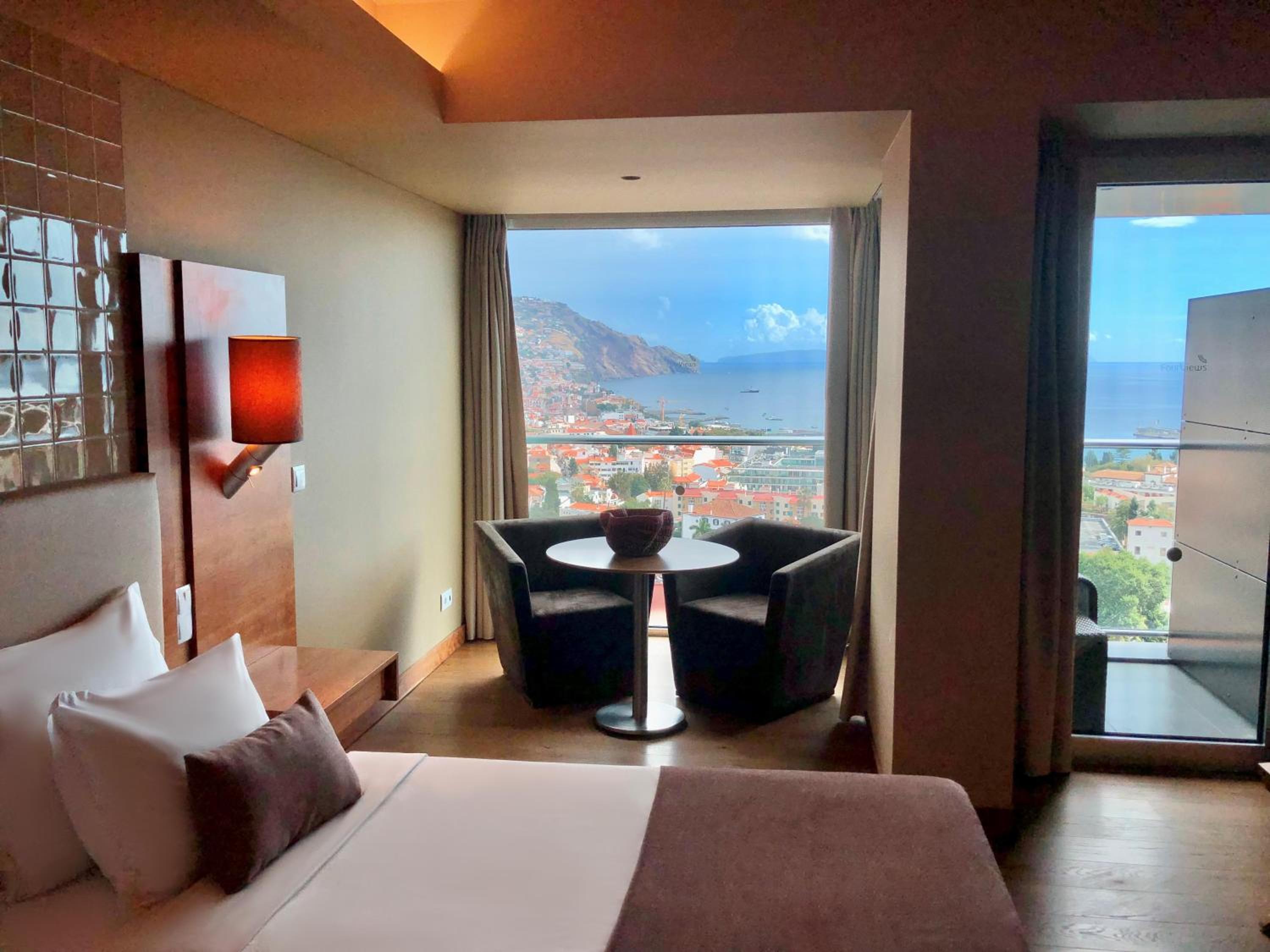 Classic Room with Sea View - Photo 2