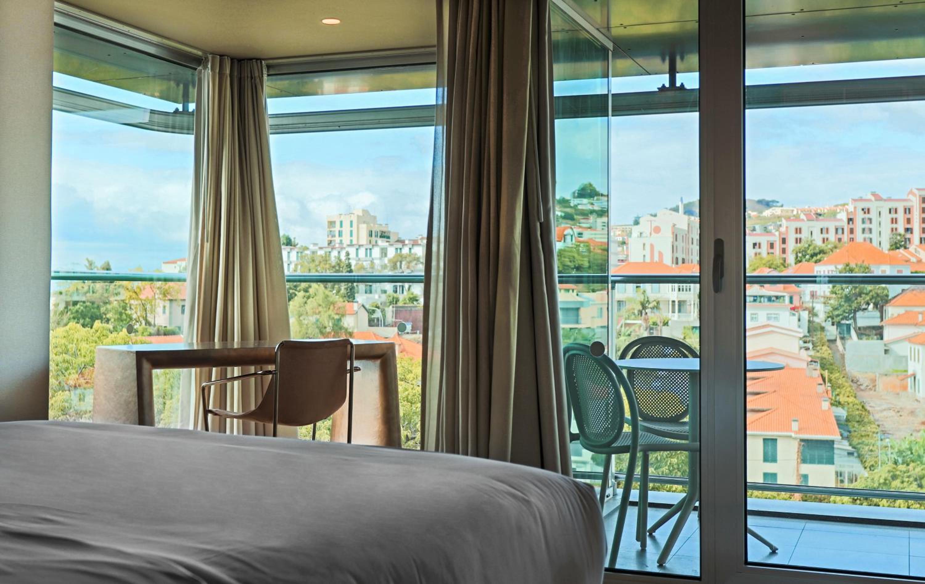 Junior Suite with Mountain View - Photo 4