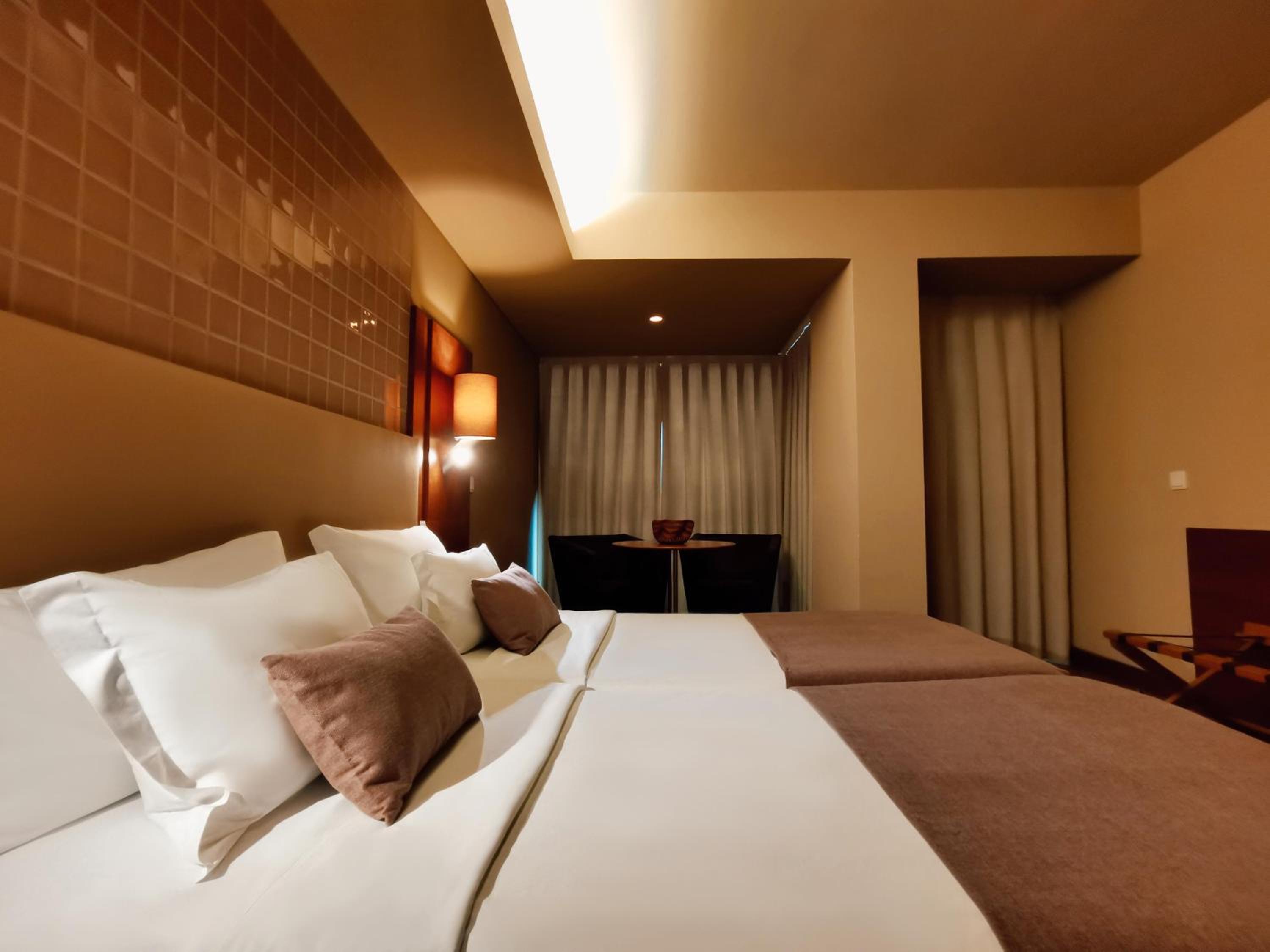 Classic Room with Sea View - Photo 9