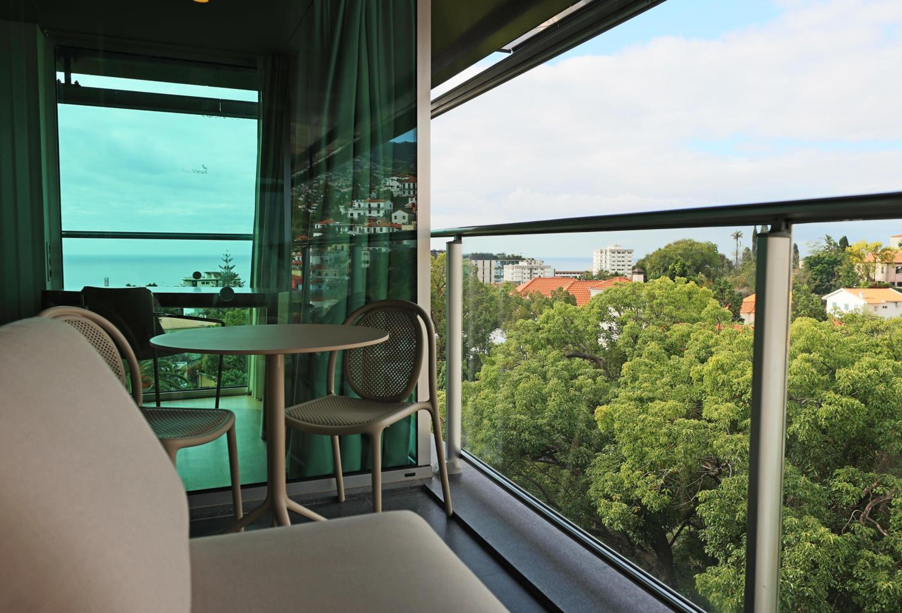 Junior Suite with Mountain View - Photo 8