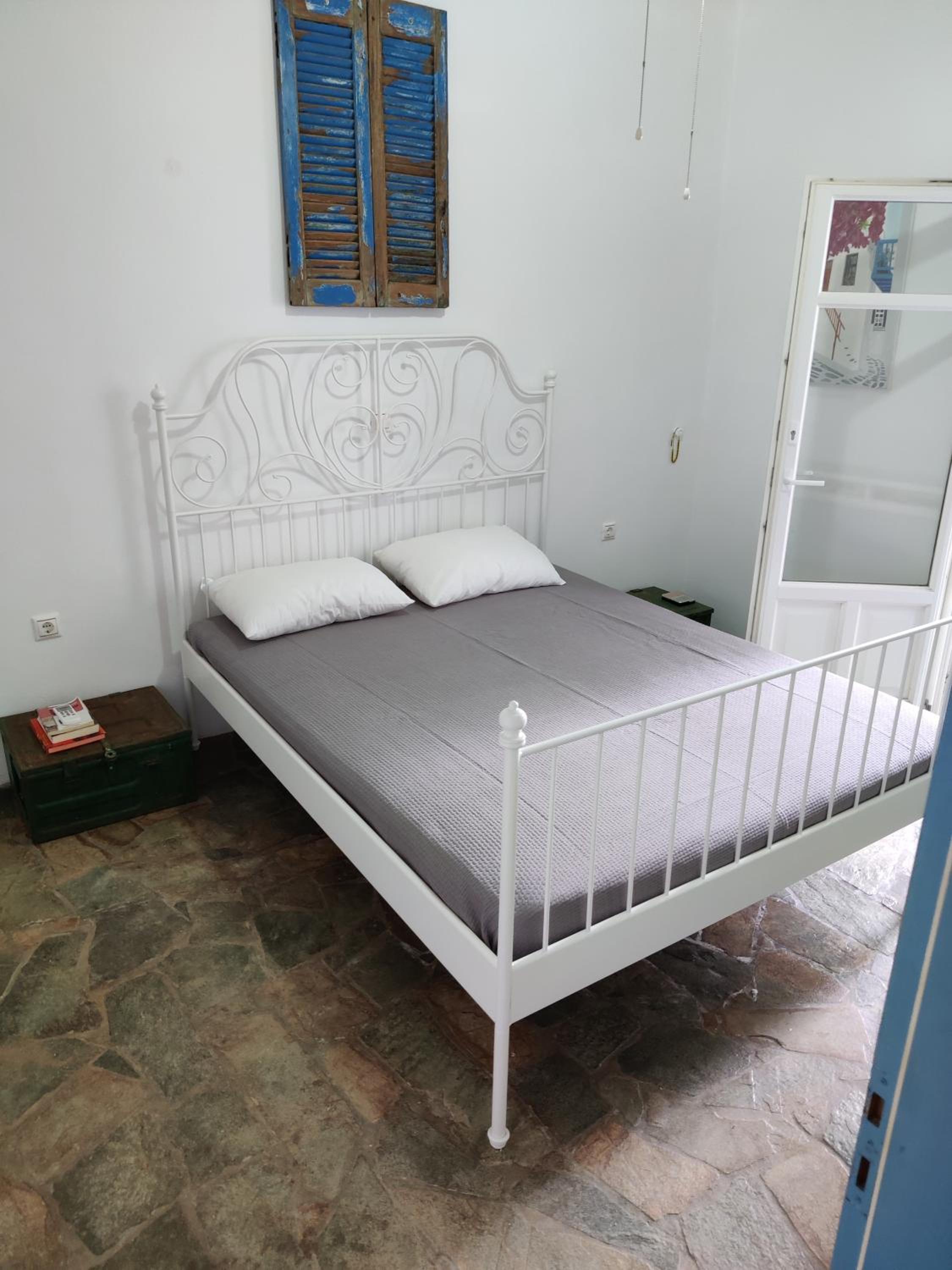One-Bedroom House photo 1