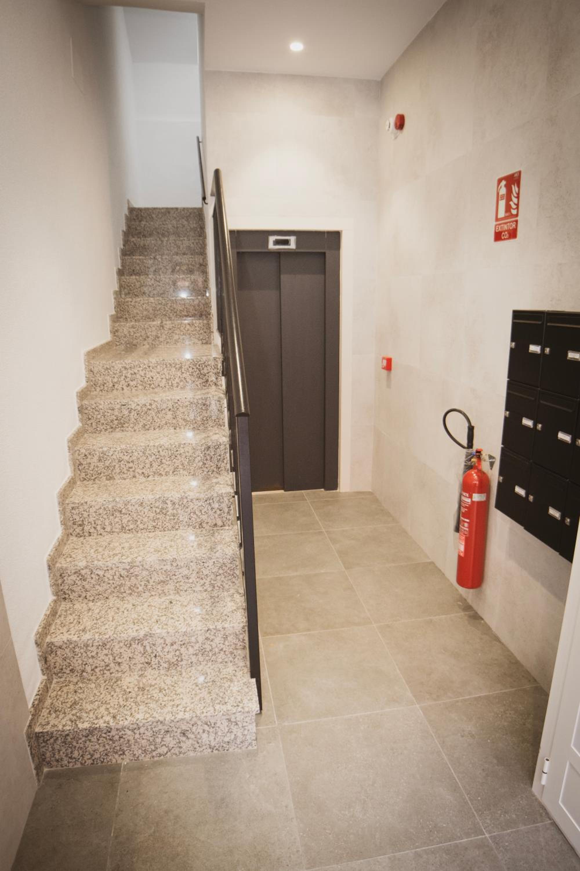 Apartment with Balcony - Photo 15
