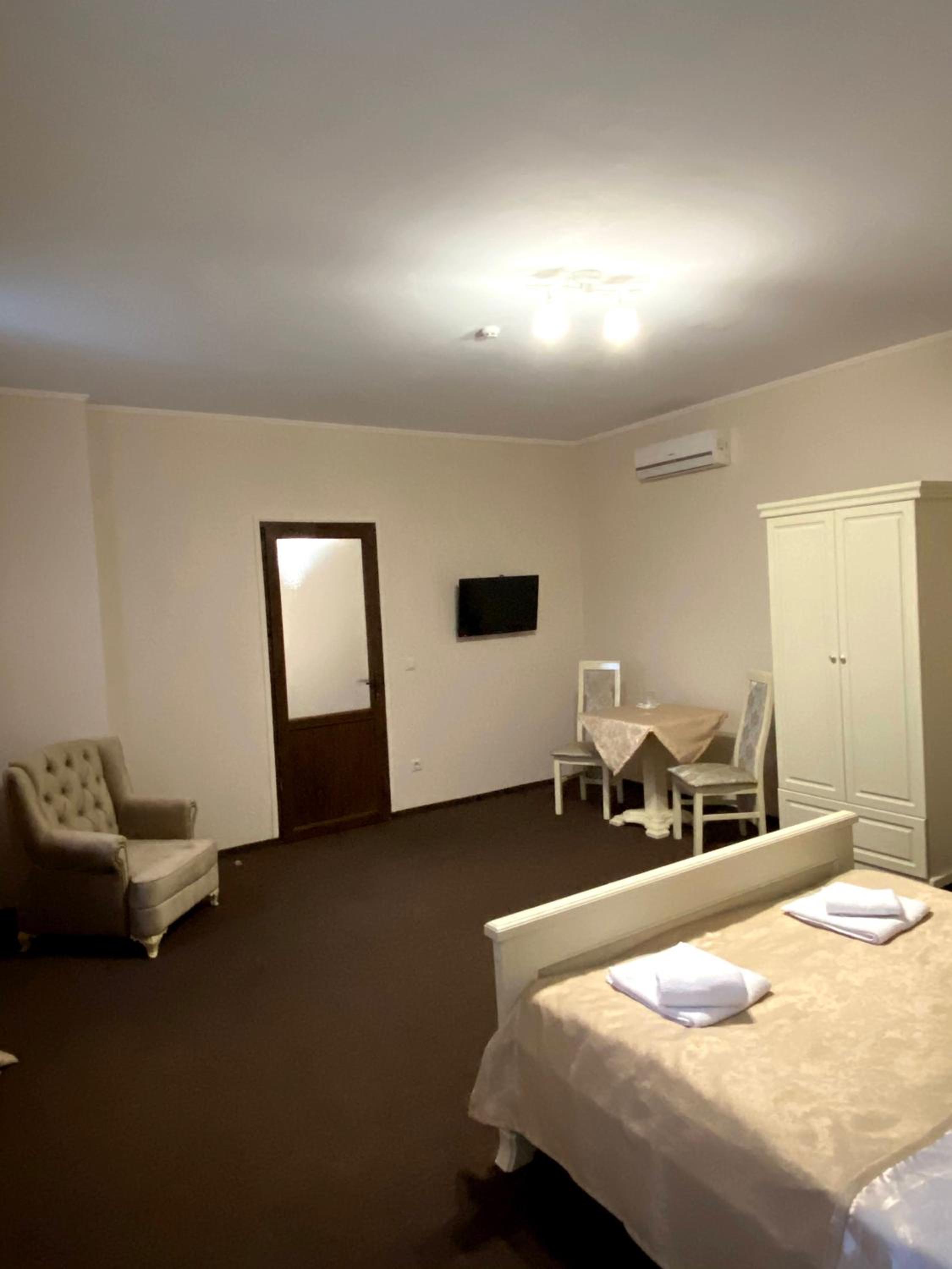 Junior Suite with Balcony photo 1