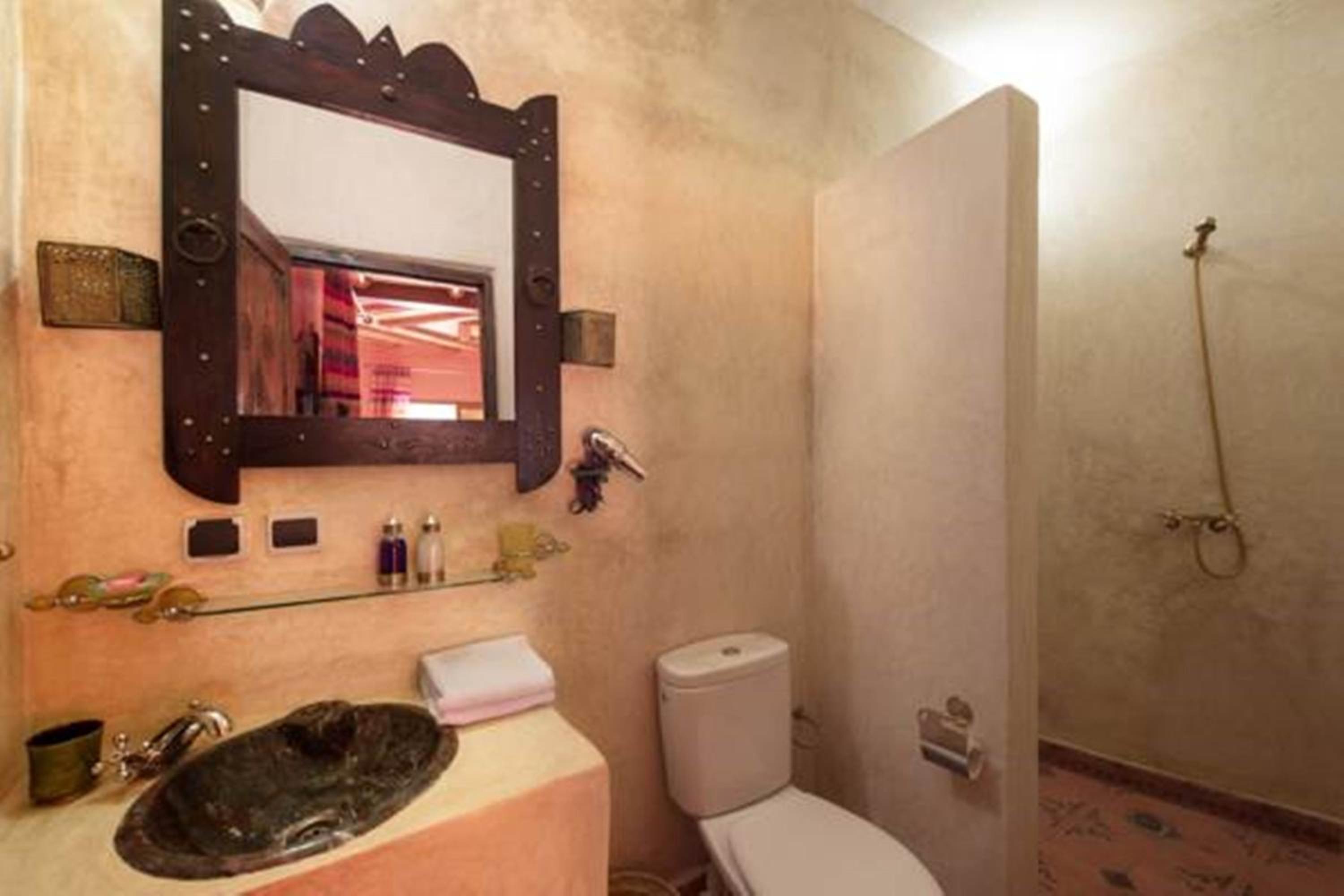 Deluxe Double or Twin Room photo 3