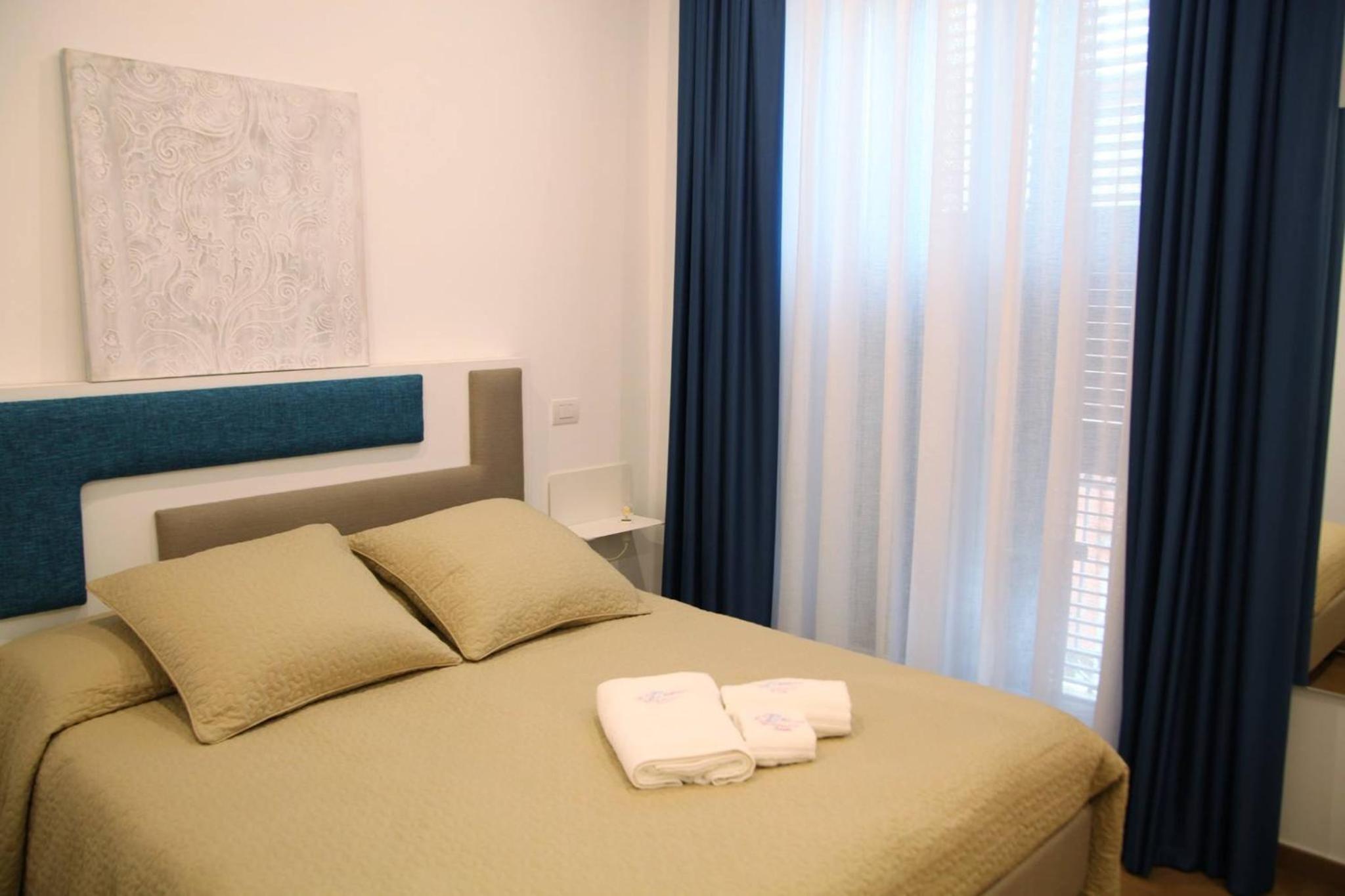 Large Double Room photo 1