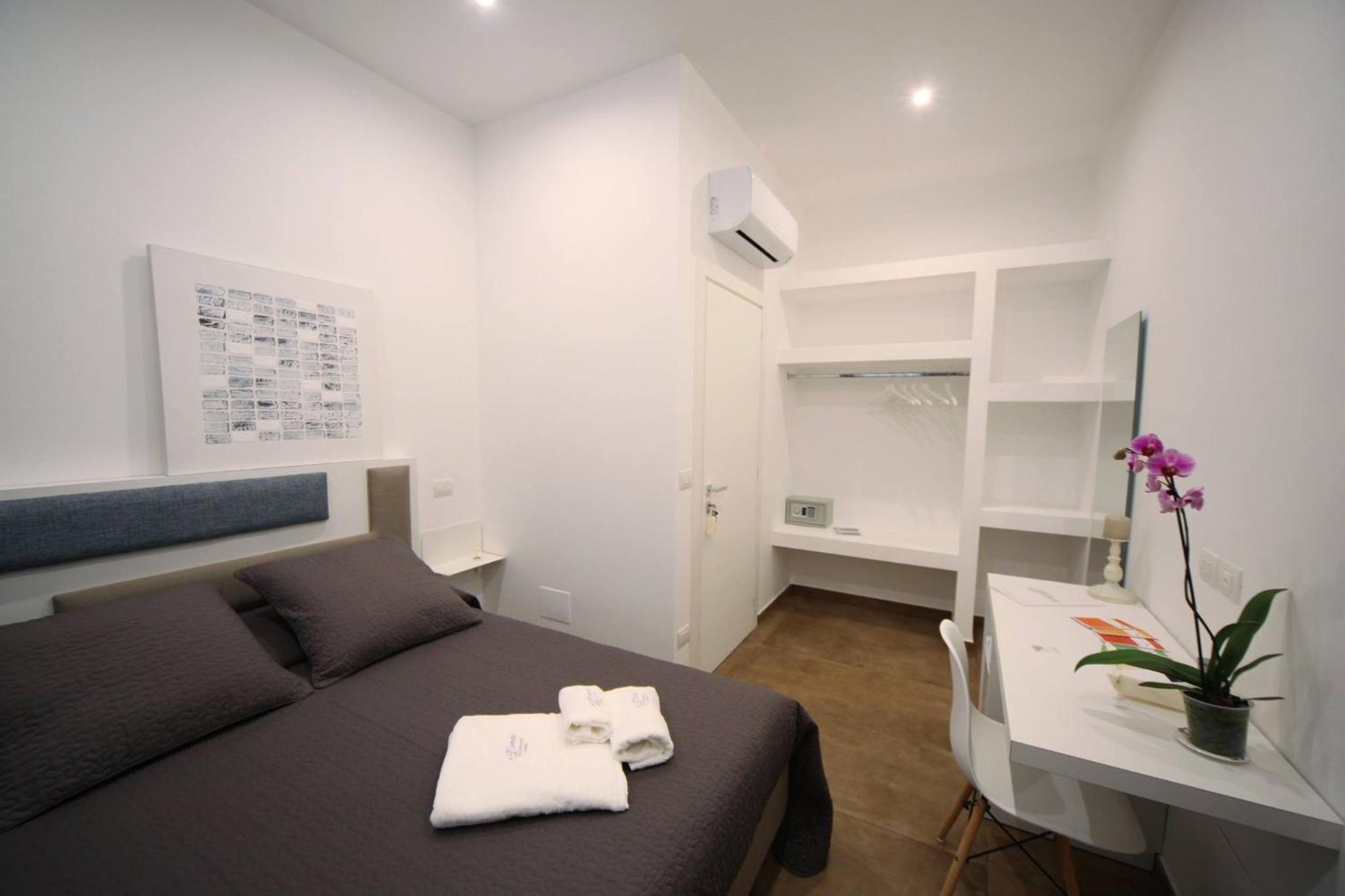 Standard Double Room photo 3