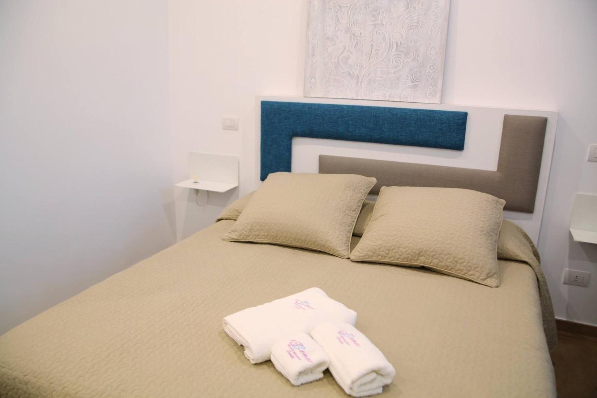 Large Double Room photo 2