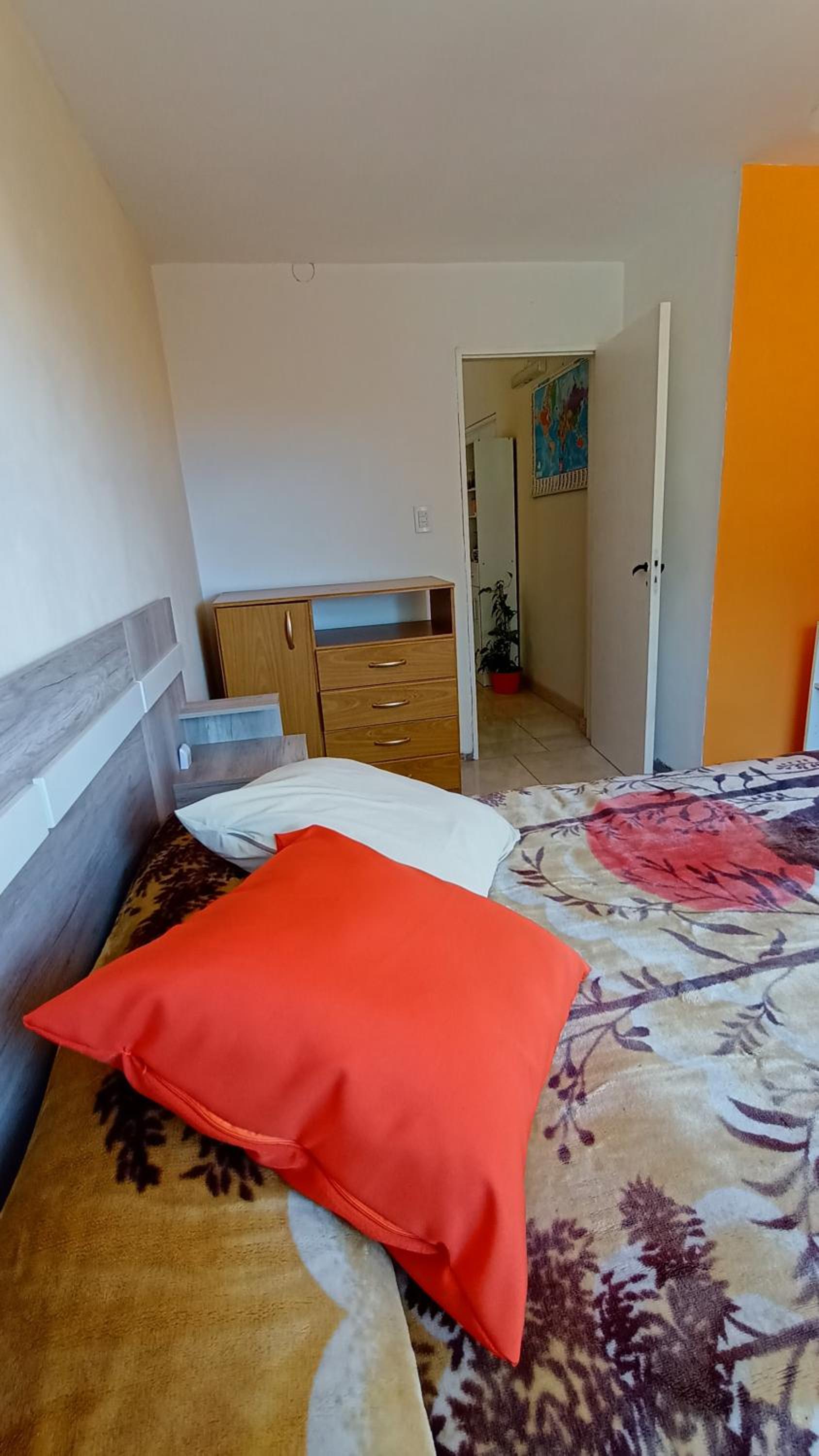 One-Bedroom House photo 1