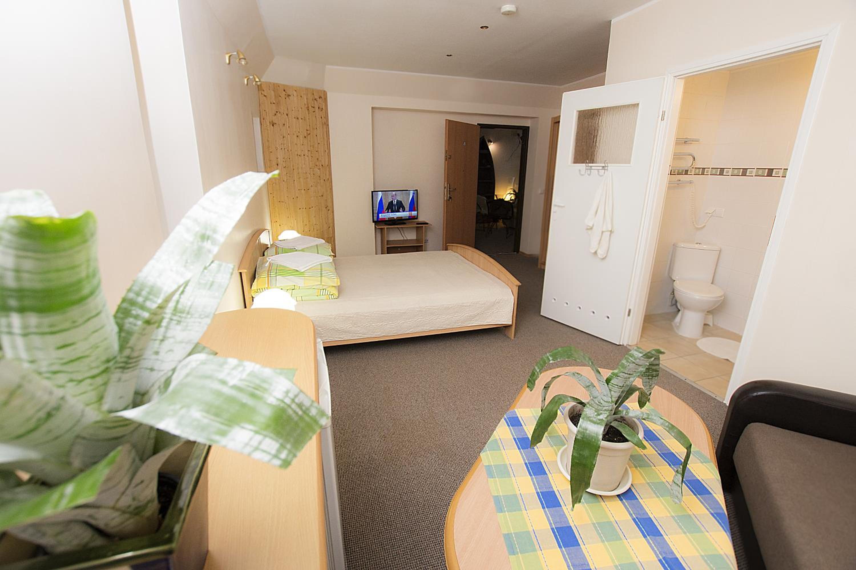 Double Room - Photo 6