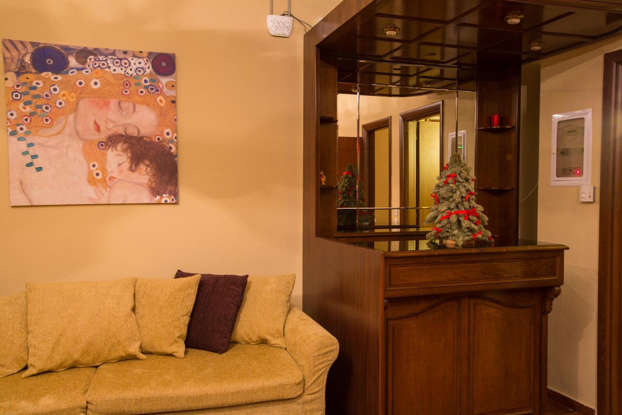 Junior Suite with Fireplace - Photo 7