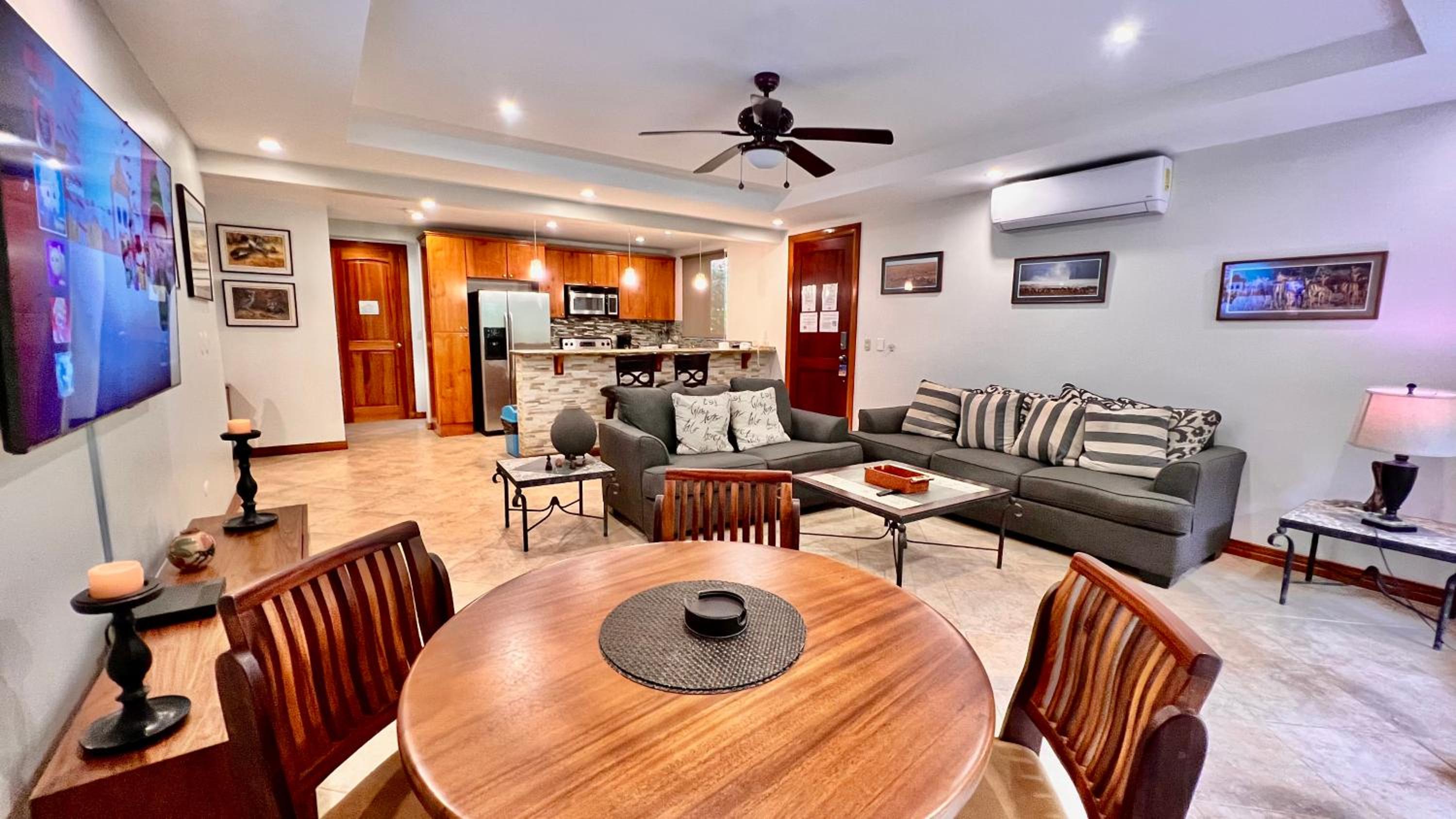 Two-Bedroom Apartment with Garden View - Photo 10
