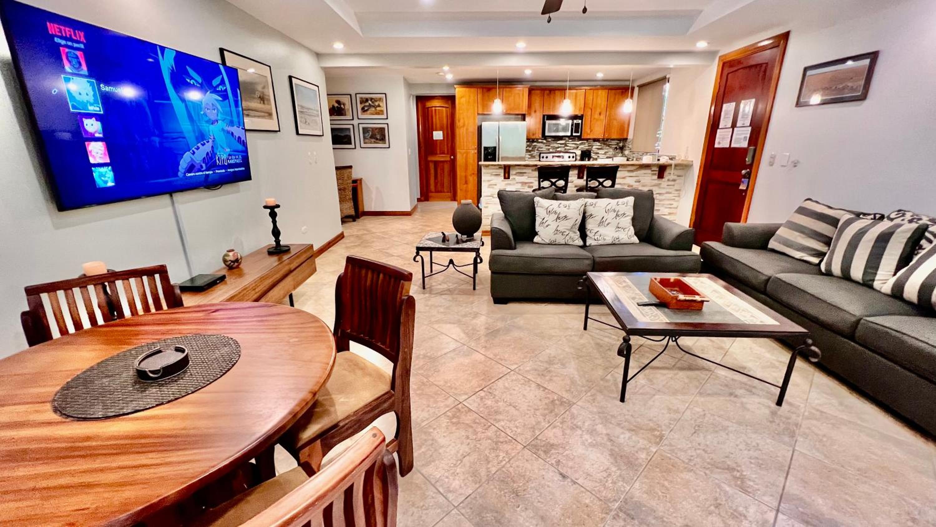 Two-Bedroom Apartment with Garden View - Photo 11