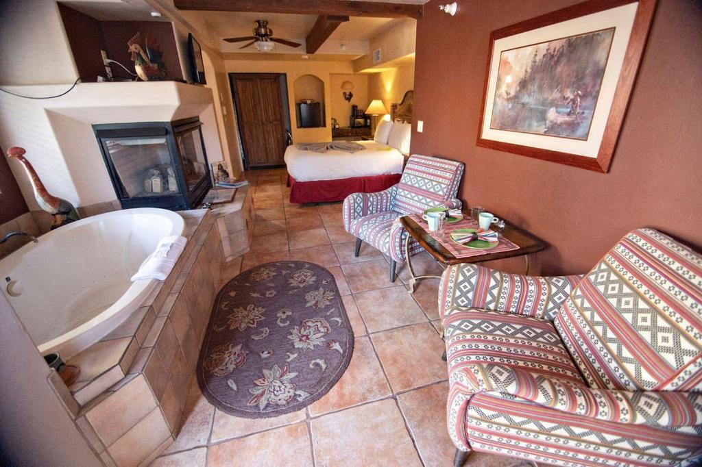 Santa Fe Room (Queen)