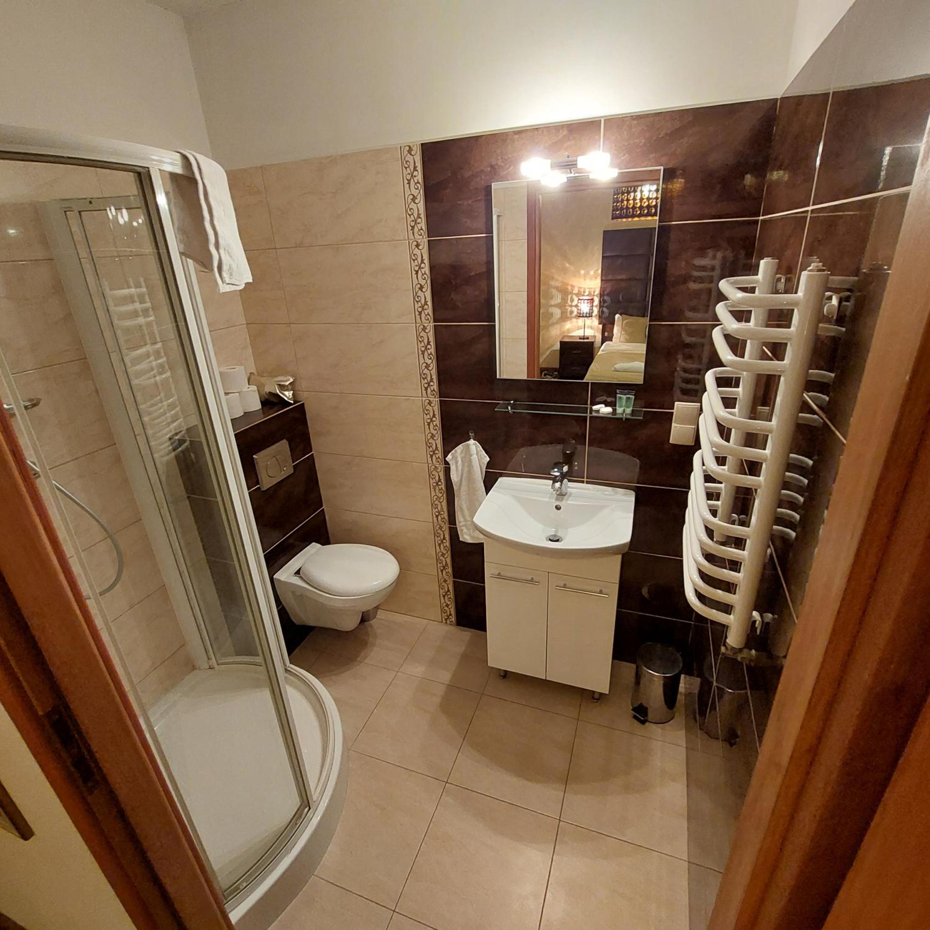 Apartment with Balcony photo 3