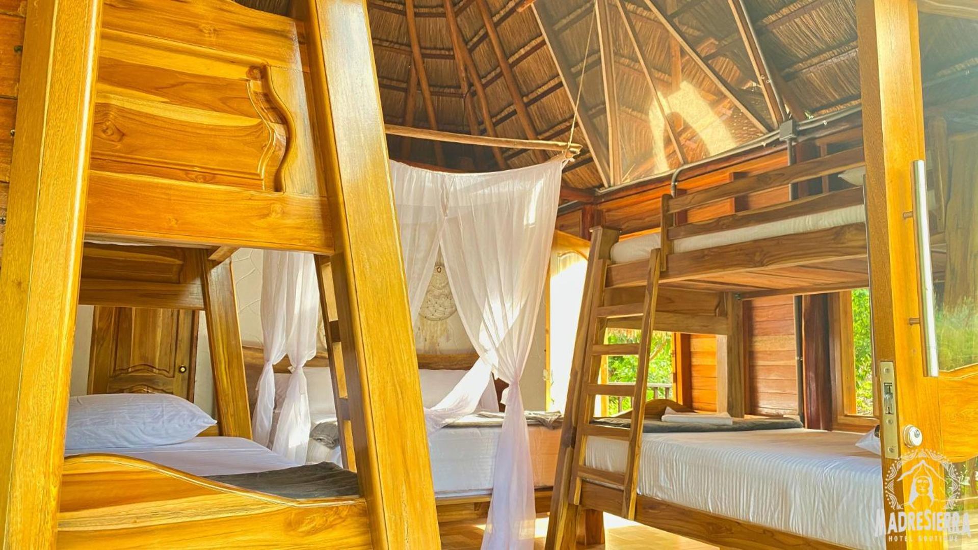 Deluxe Family Suite photo 1