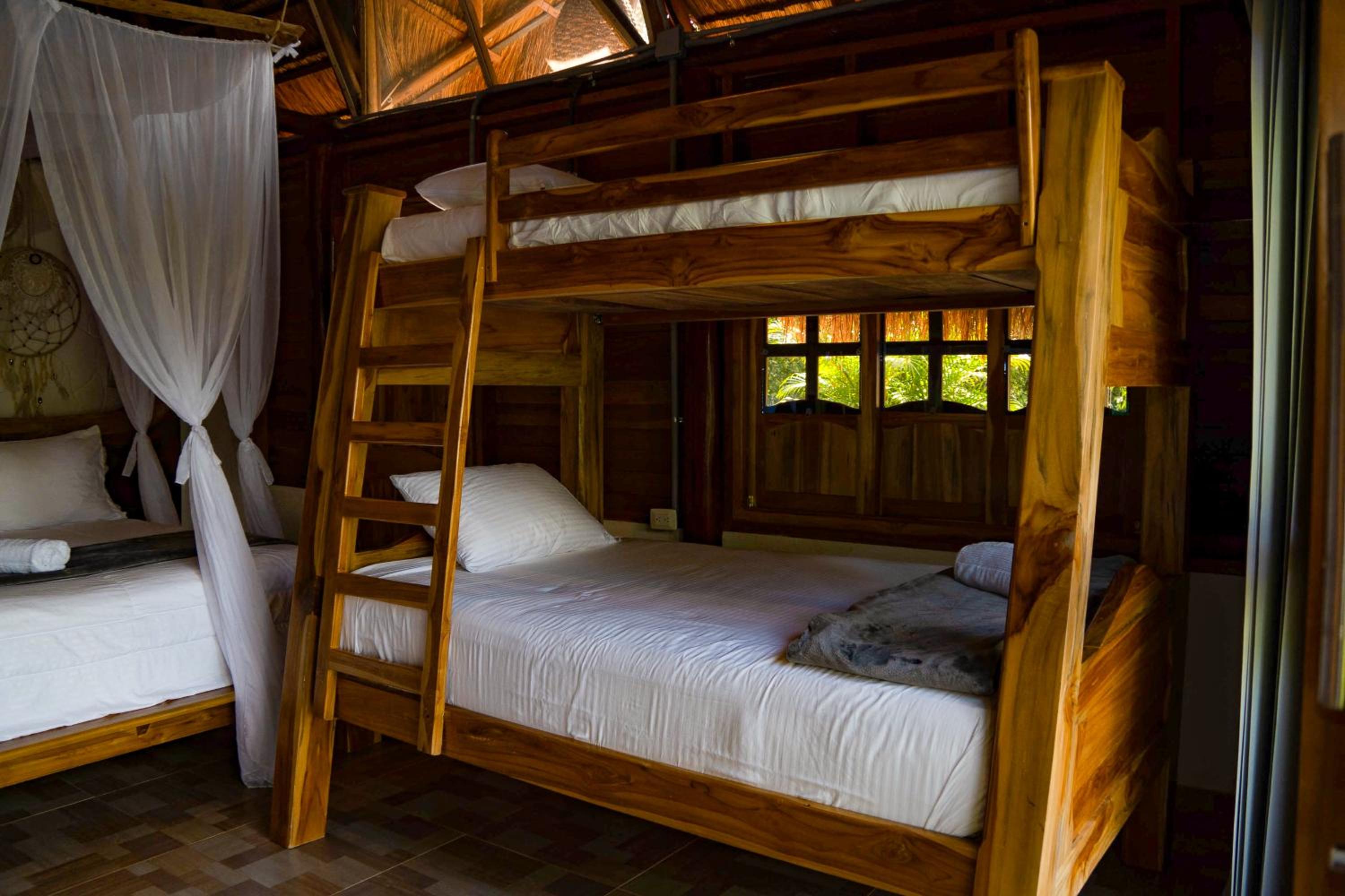 Deluxe Family Suite photo 3
