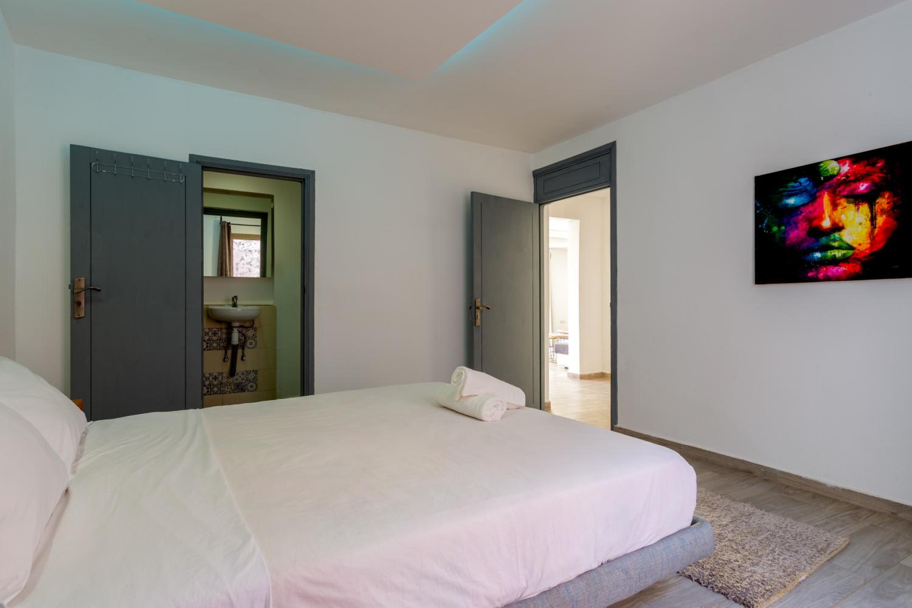 Two-Bedroom Villa - Photo 8