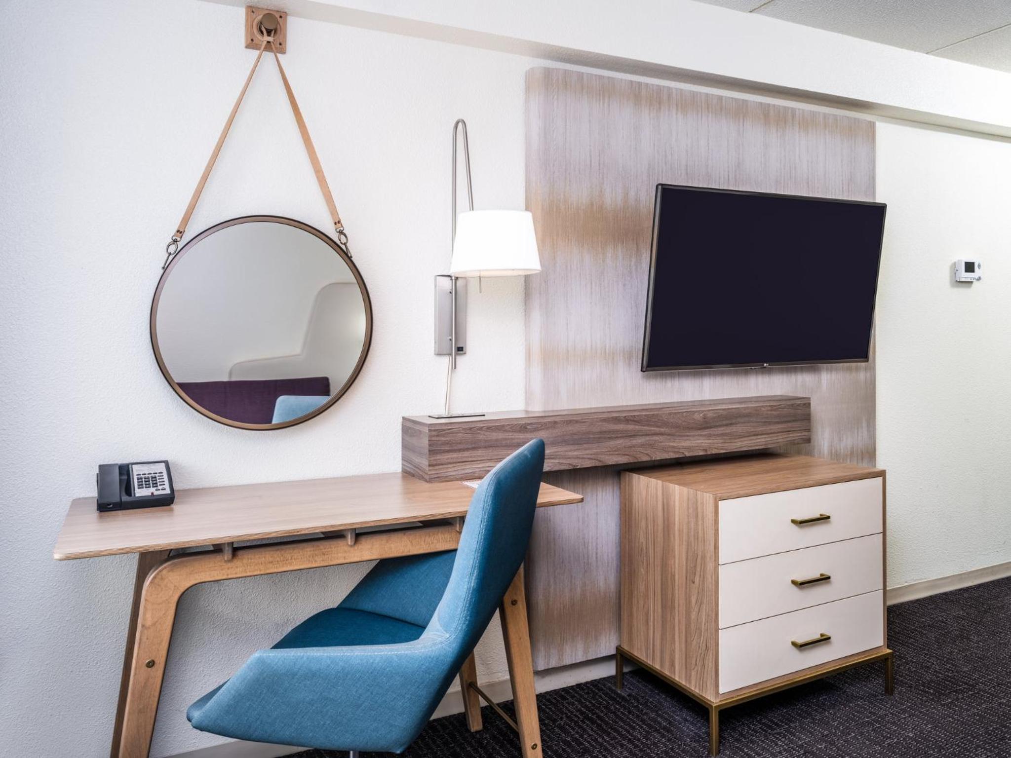Premium King Room - Top Floor - Photo 5