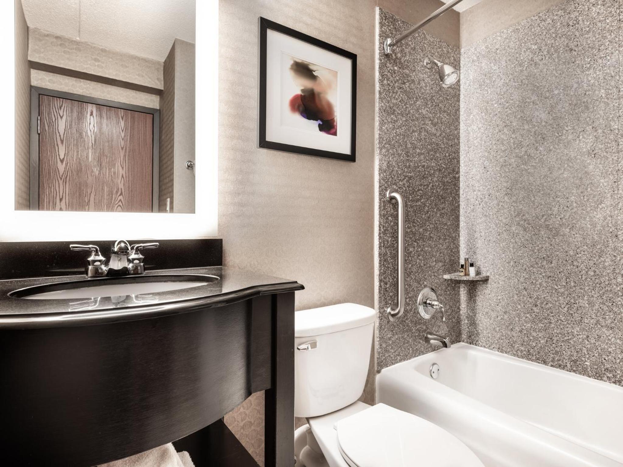 Standard King Room - Photo 4