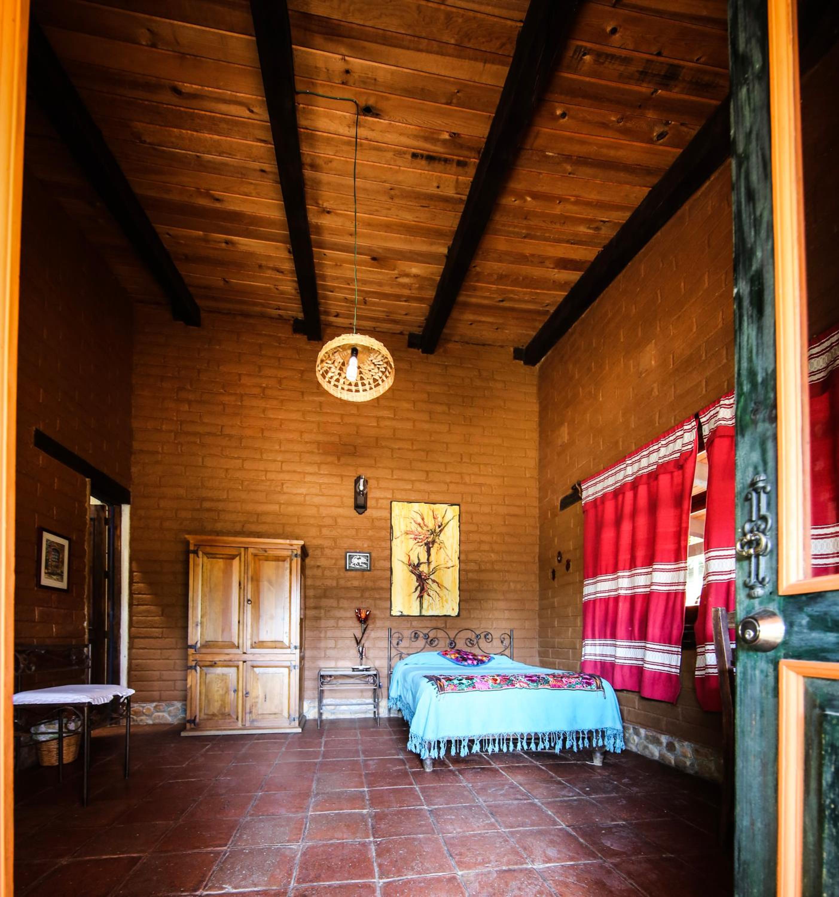 Deluxe Queen Room - Photo 5