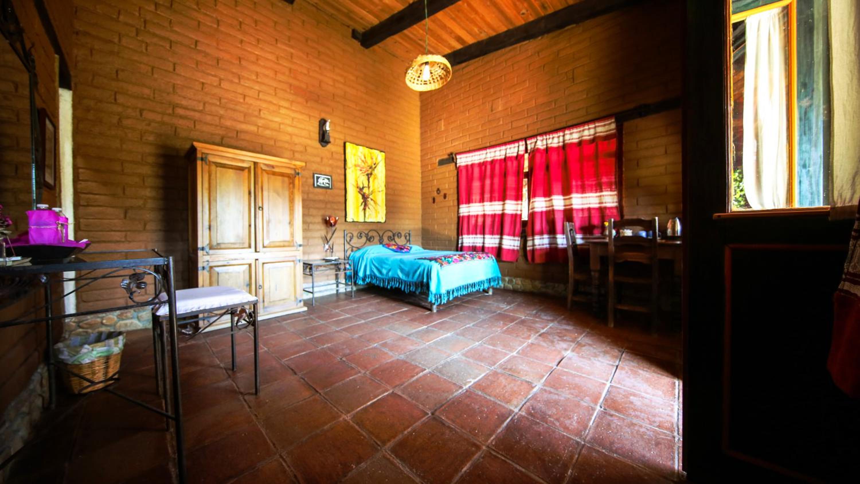 Deluxe Queen Room - Photo 6