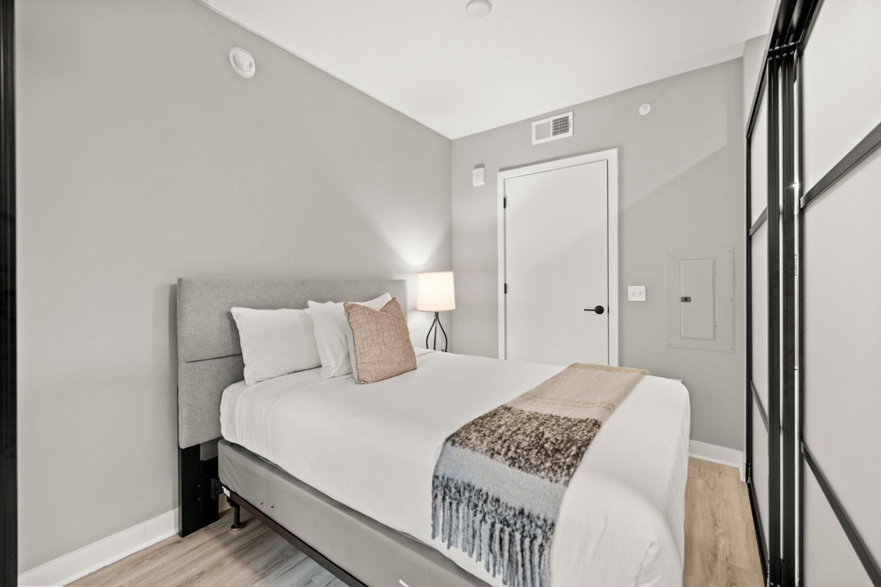 One-Bedroom Apartment - Photo 1