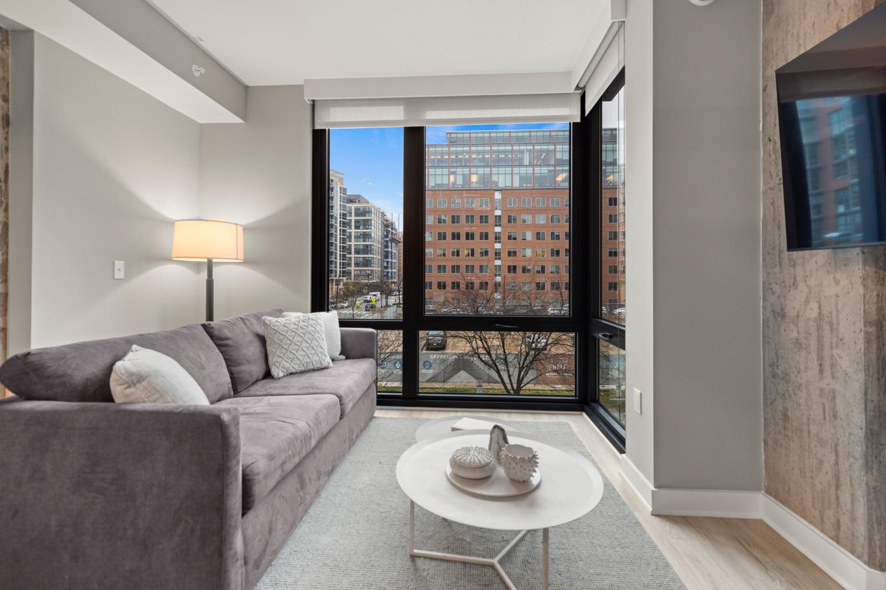 One-Bedroom Apartment - Photo 11
