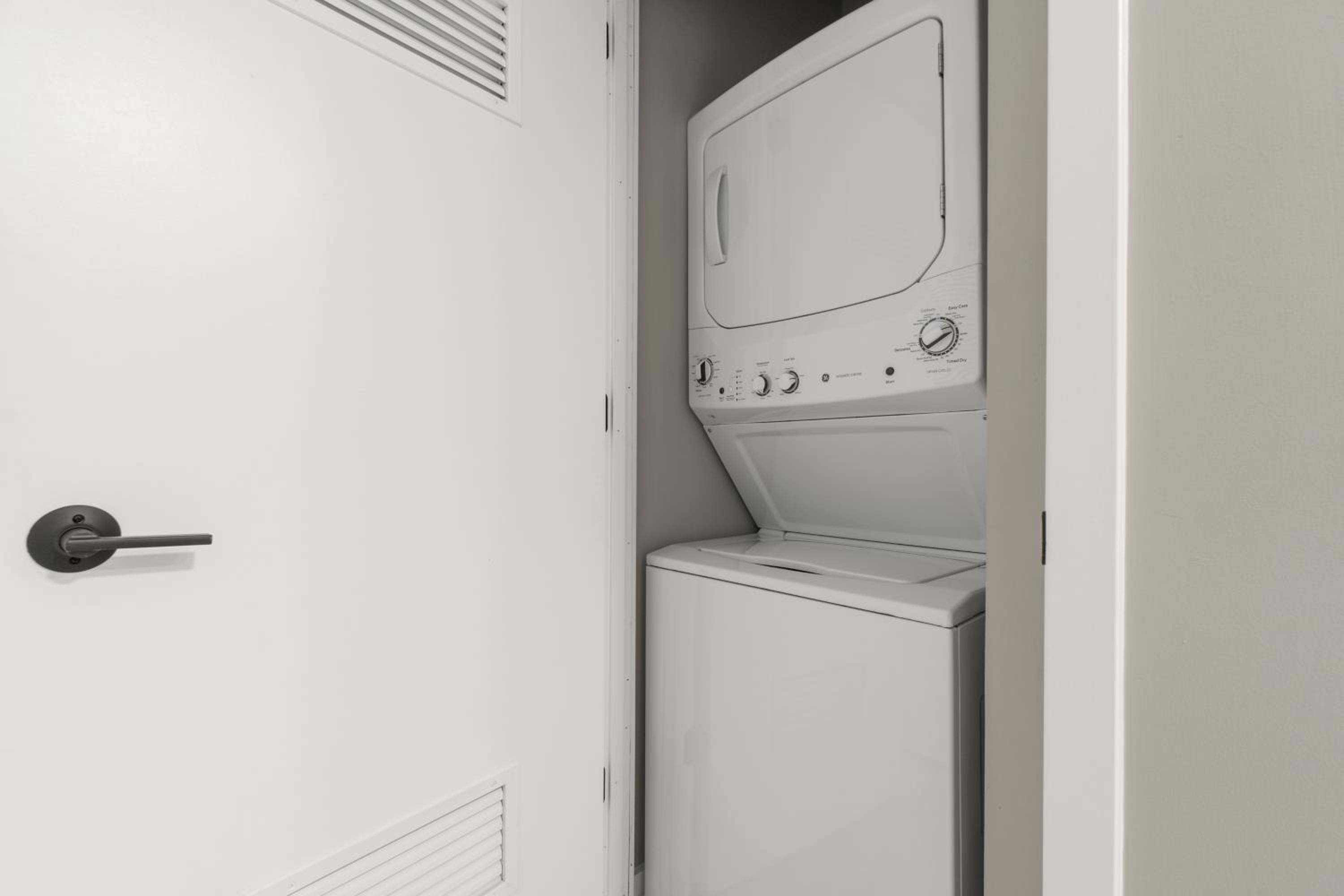 Premium One Bedroom Apartment - Photo 3