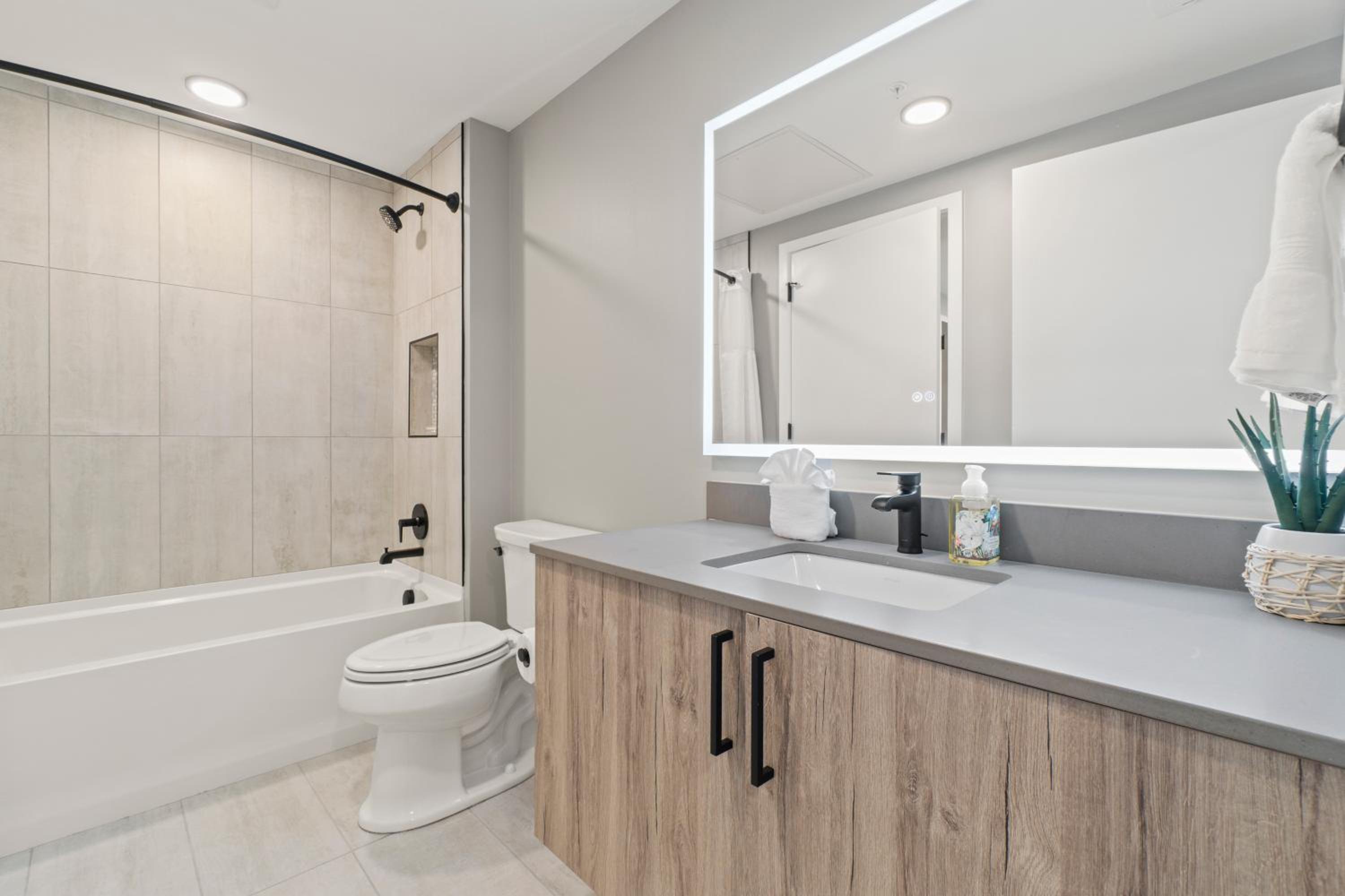 Premium One Bedroom Apartment - Photo 7