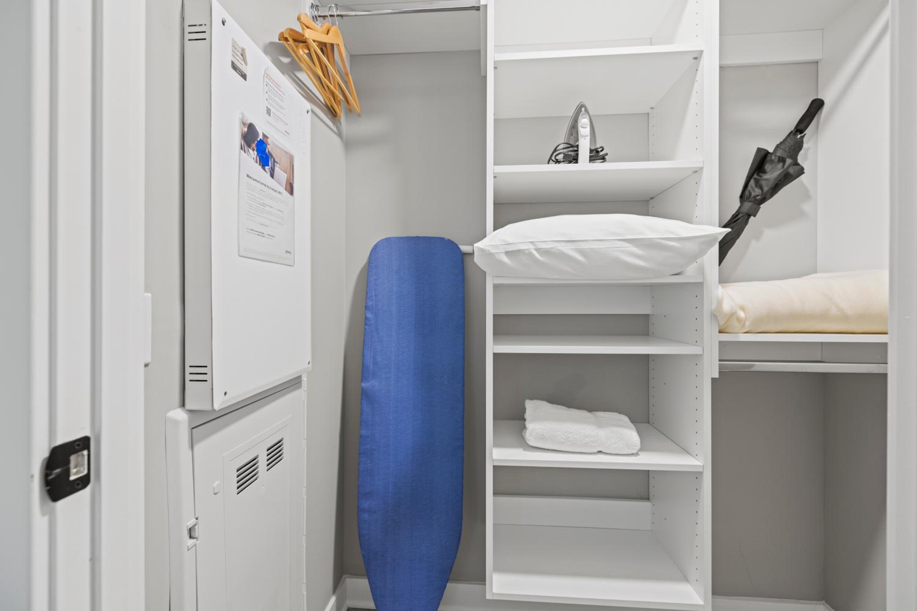 Premium One Bedroom Apartment with Den - Photo 16