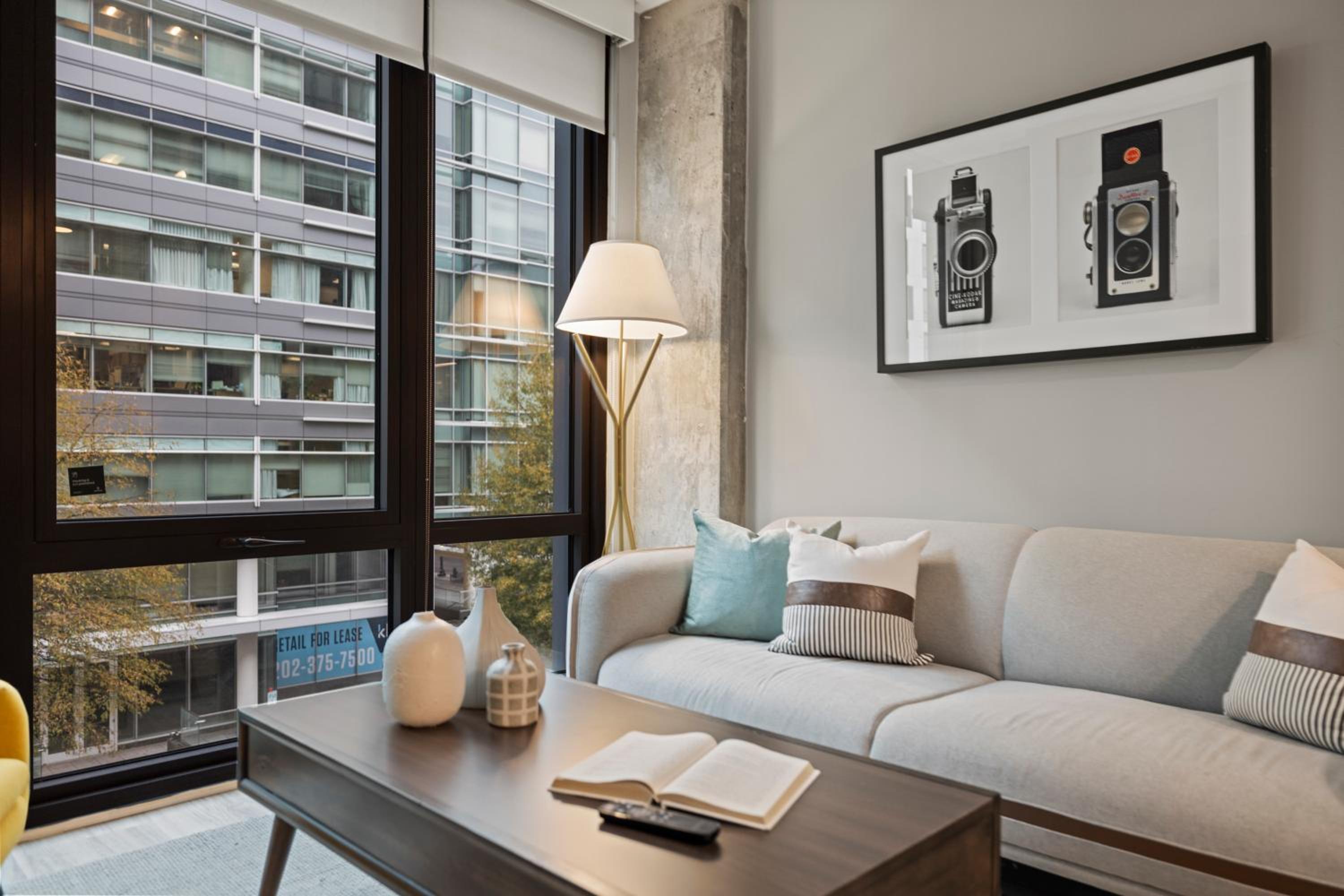 Premium One Bedroom Apartment with Den - Photo 12
