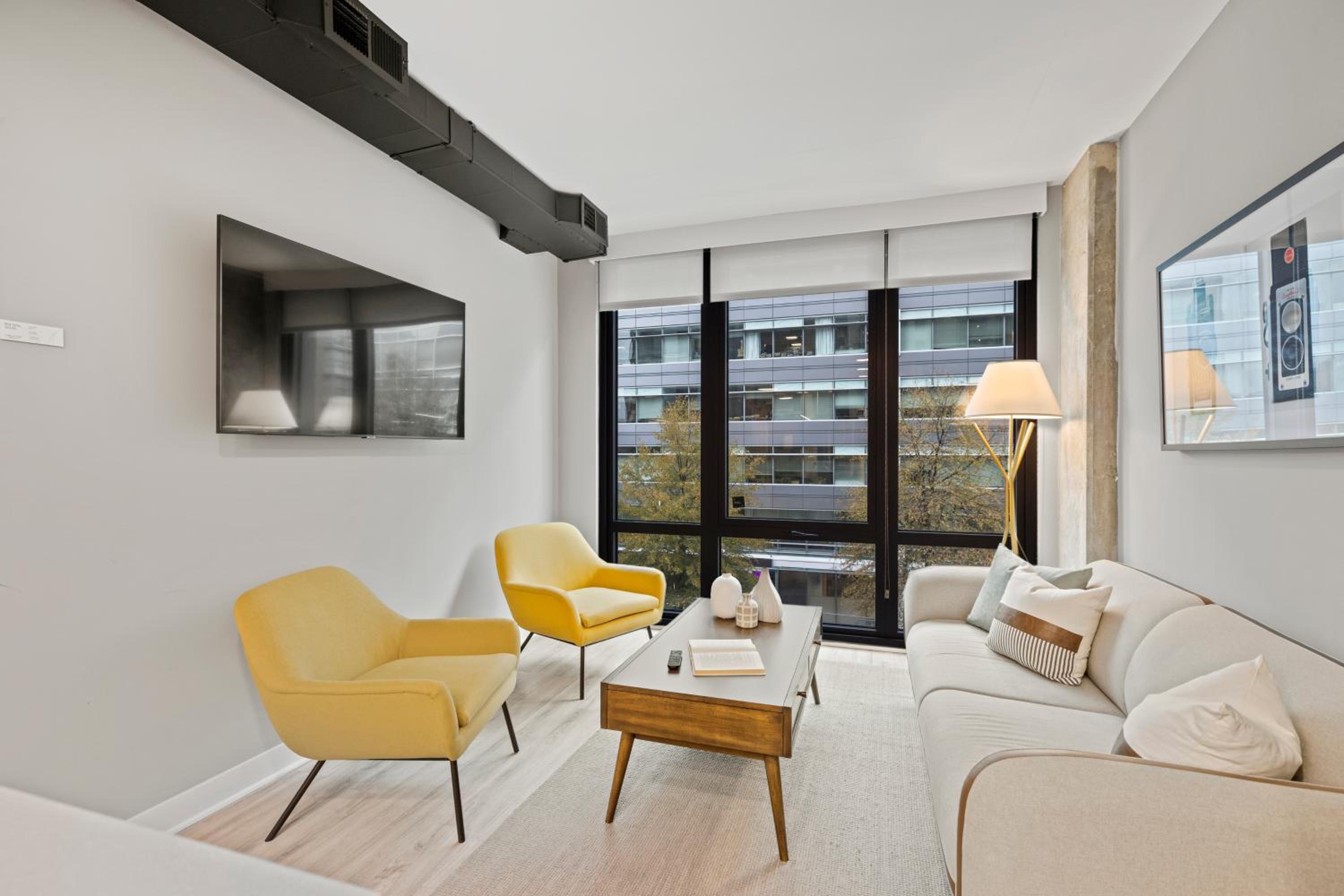 Premium One Bedroom Apartment with Den - Photo 11