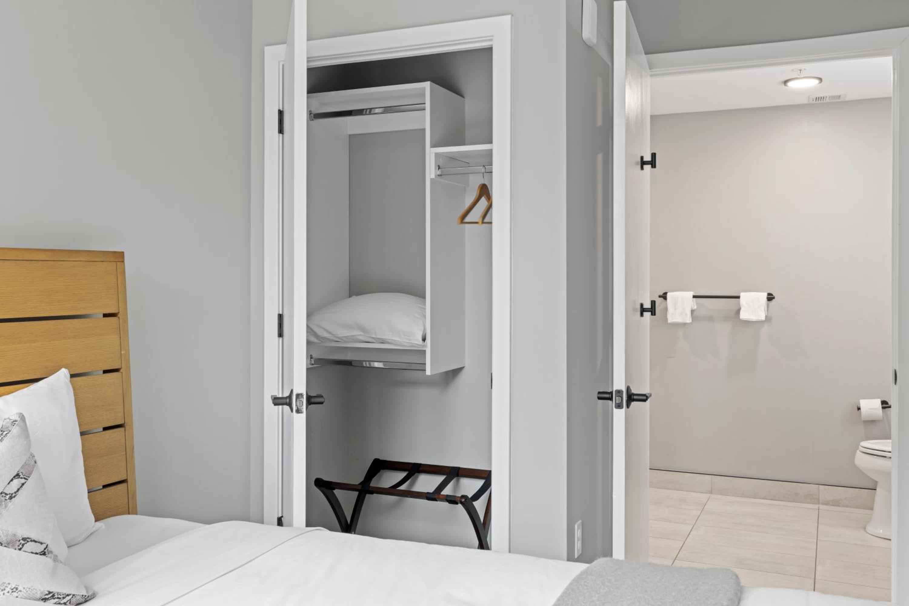 Two-Bedroom Apartment - Photo 17