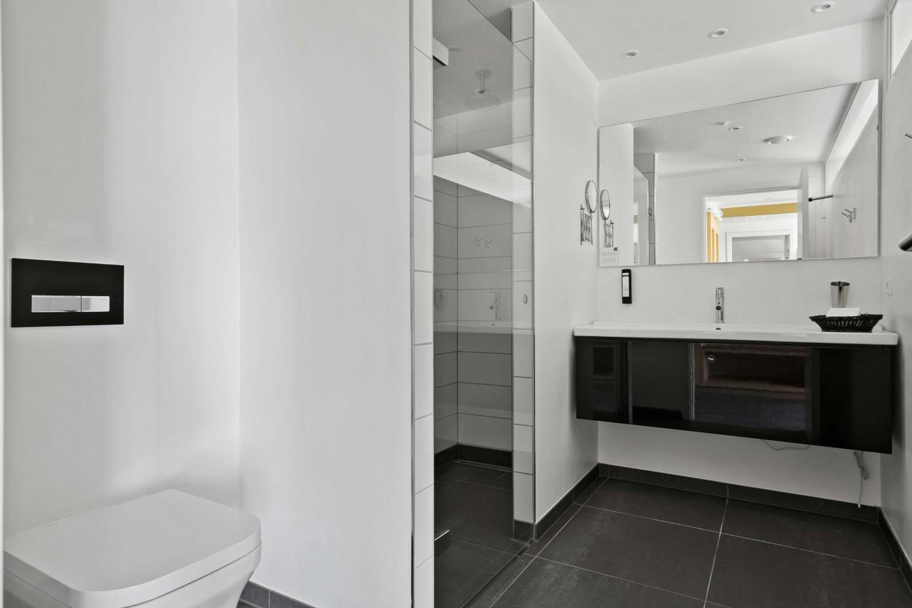 Superior King Room with Balcony or Terrace - Photo 3