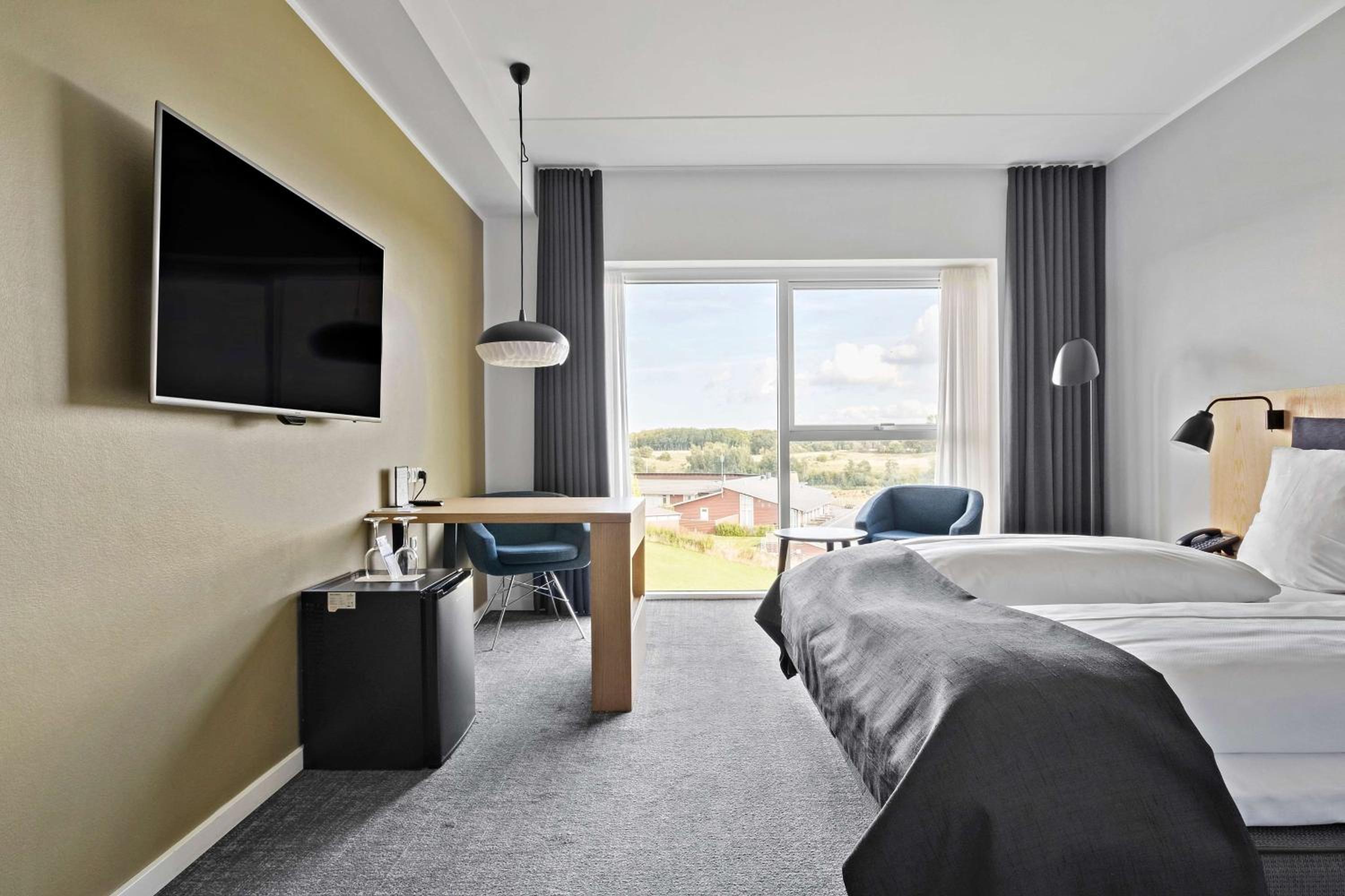 Business Double Room - Photo 1