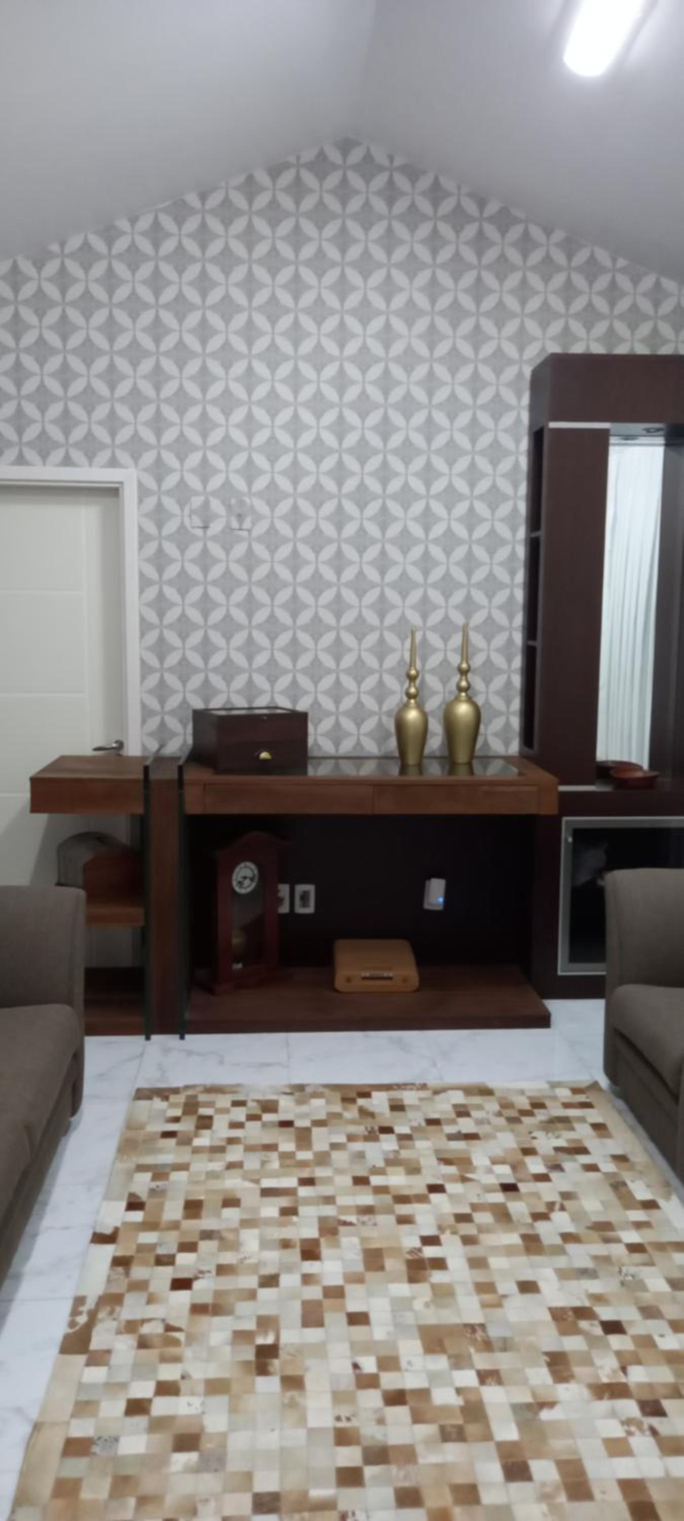 Three-Bedroom House photo 3