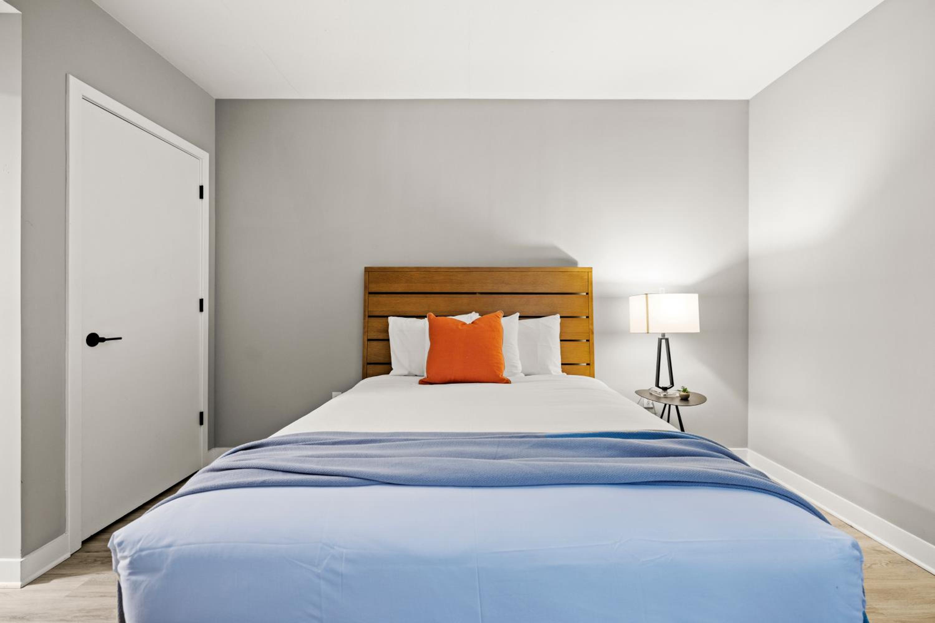 Three-Bedroom Apartment - Photo 4