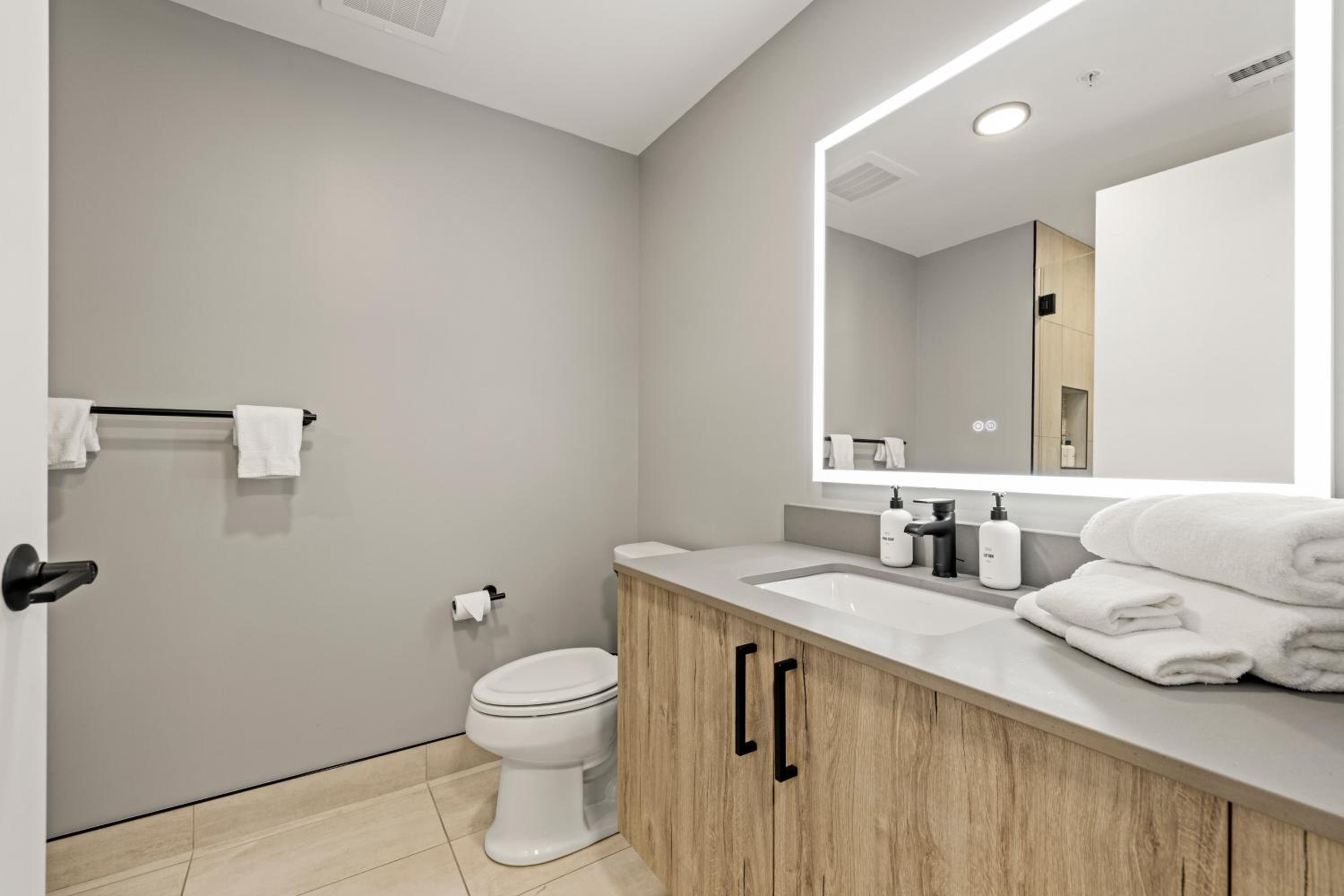 Three-Bedroom Apartment - Photo 2