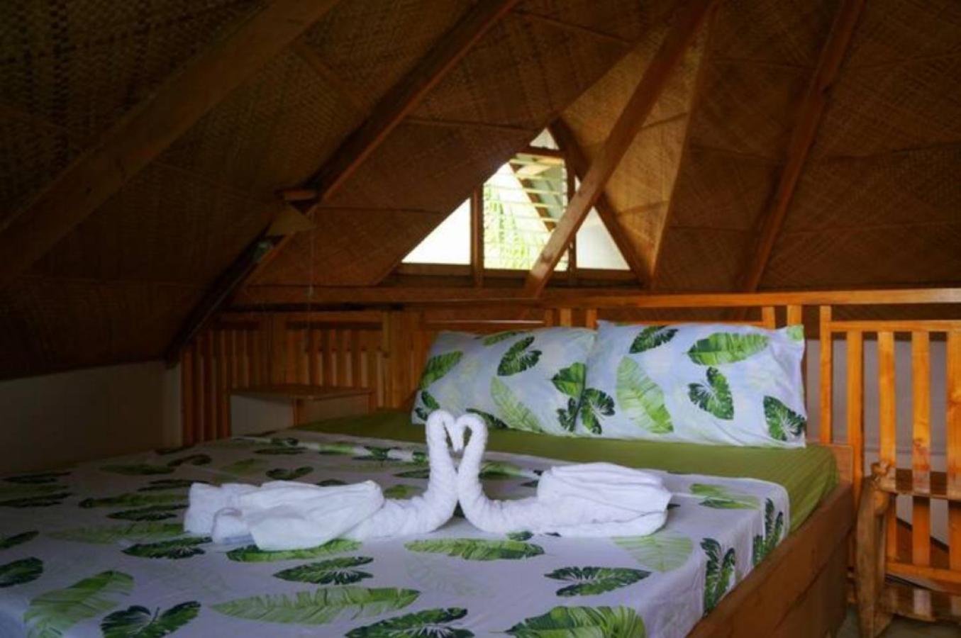 Bungalow with Fan - Photo 8